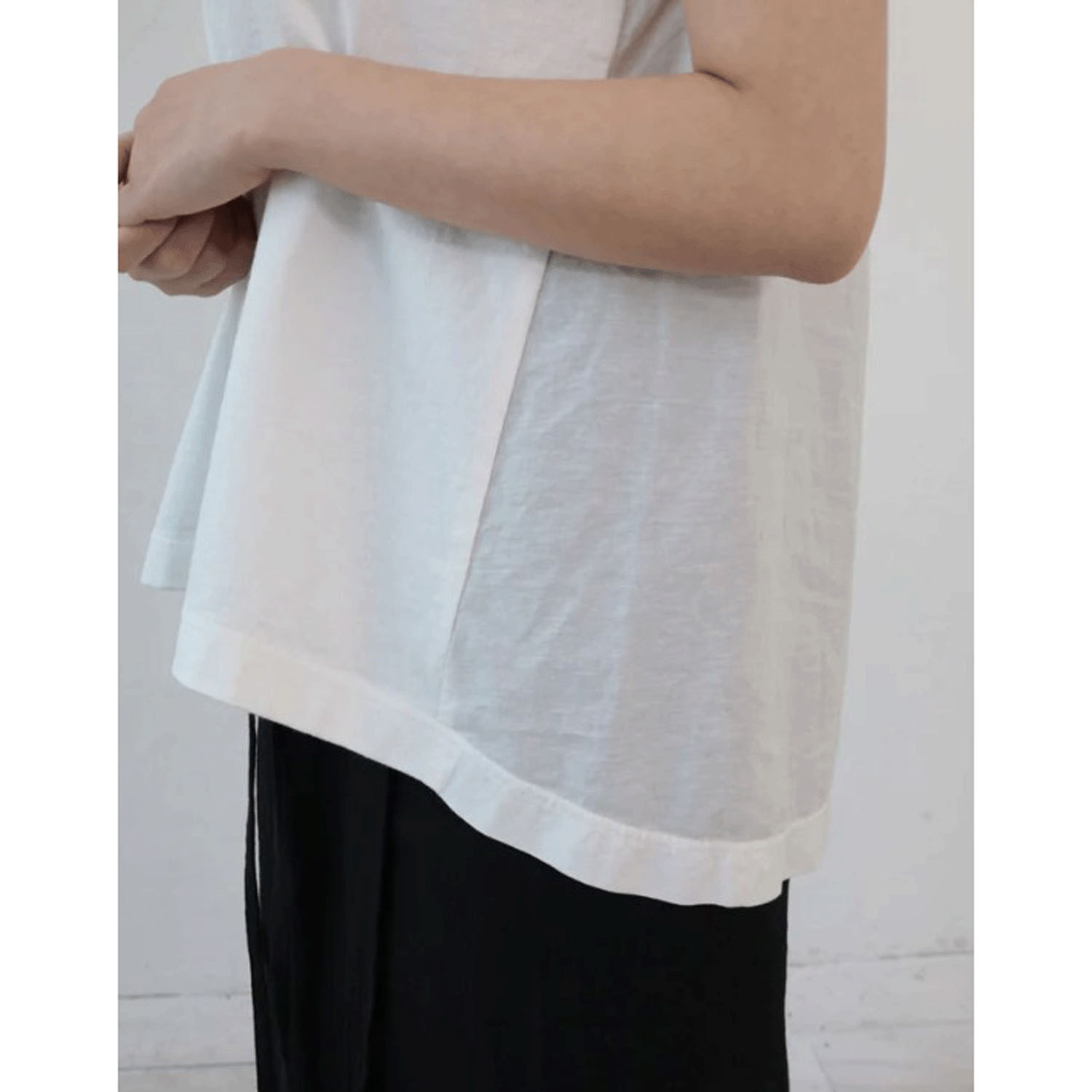 YARRA 布帛コンビノースリーブプルオーバー - 画像5