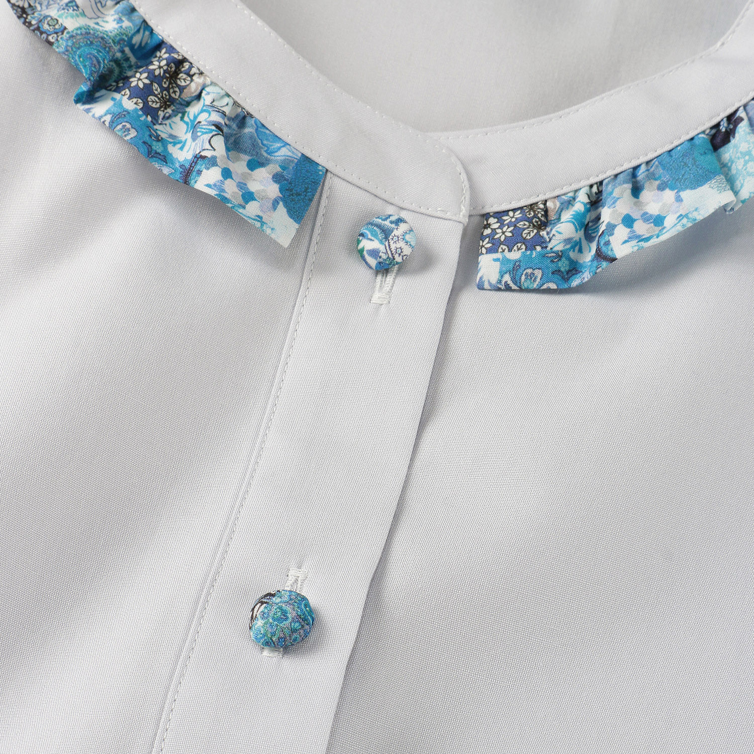 Parkes LIBERTYくるみ釦フリルブラウス - 画像5