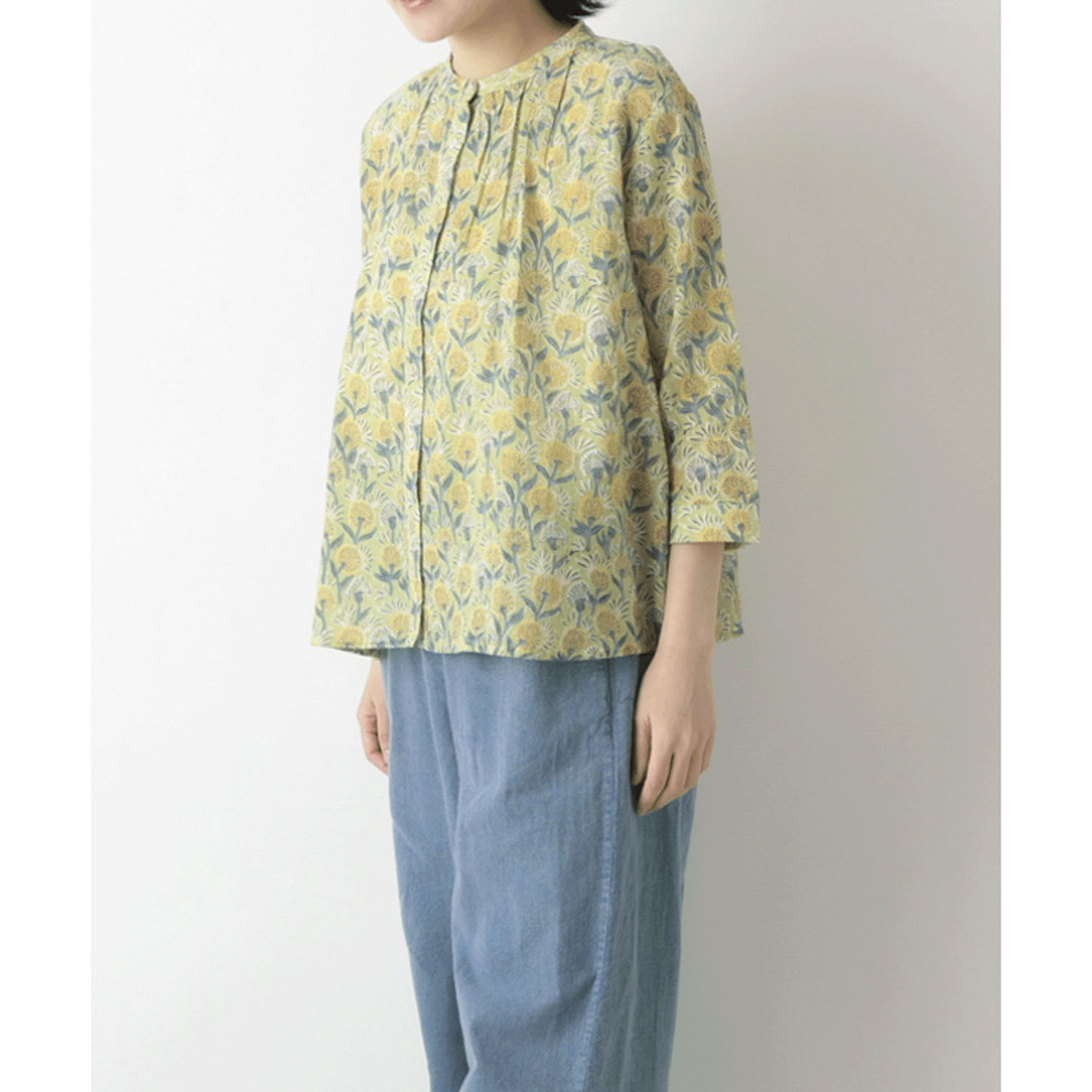東京かんかん 花々のブロックプリントコットンリネンブラウス - 画像2