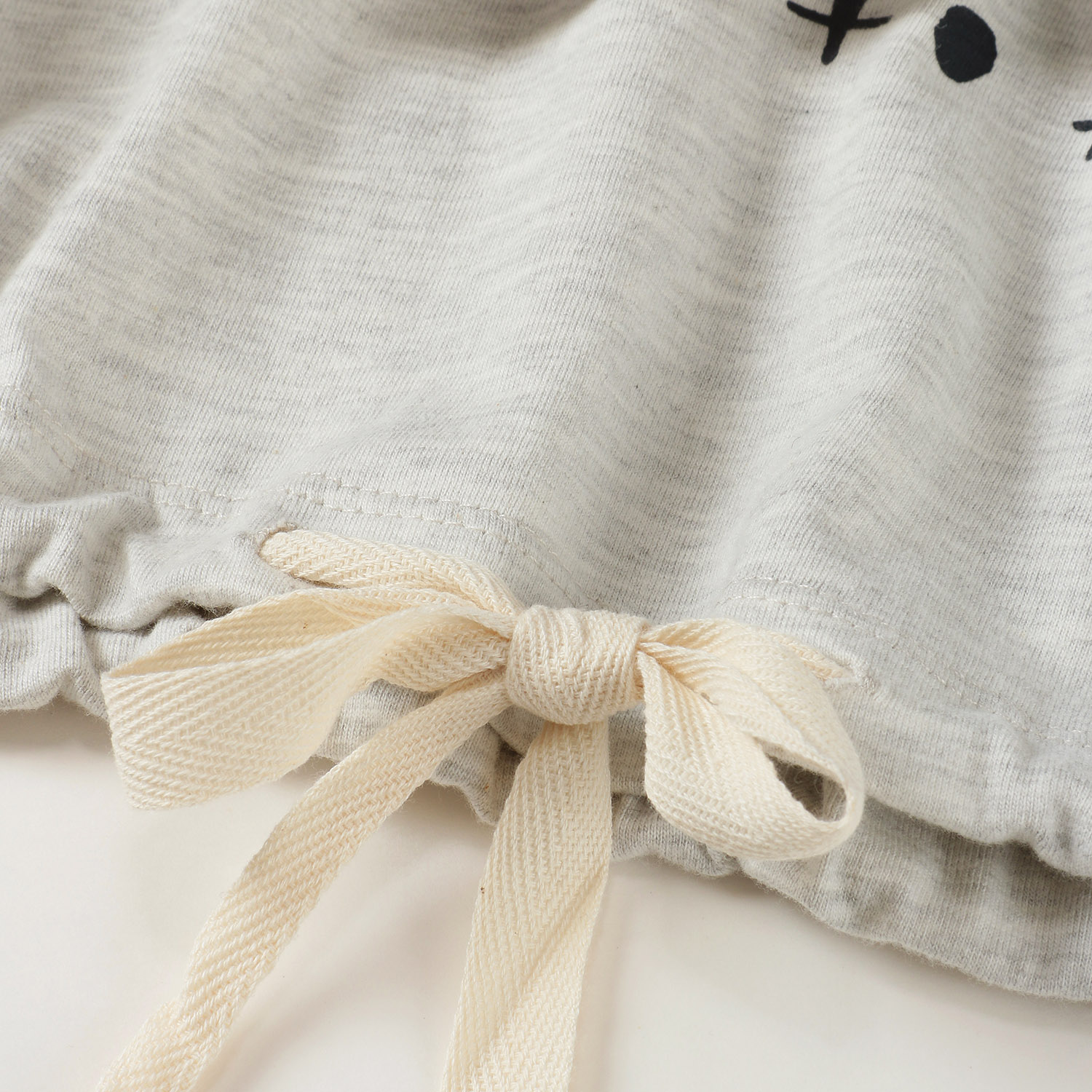 YURK geniet van バンダナ風プリントT - 画像3