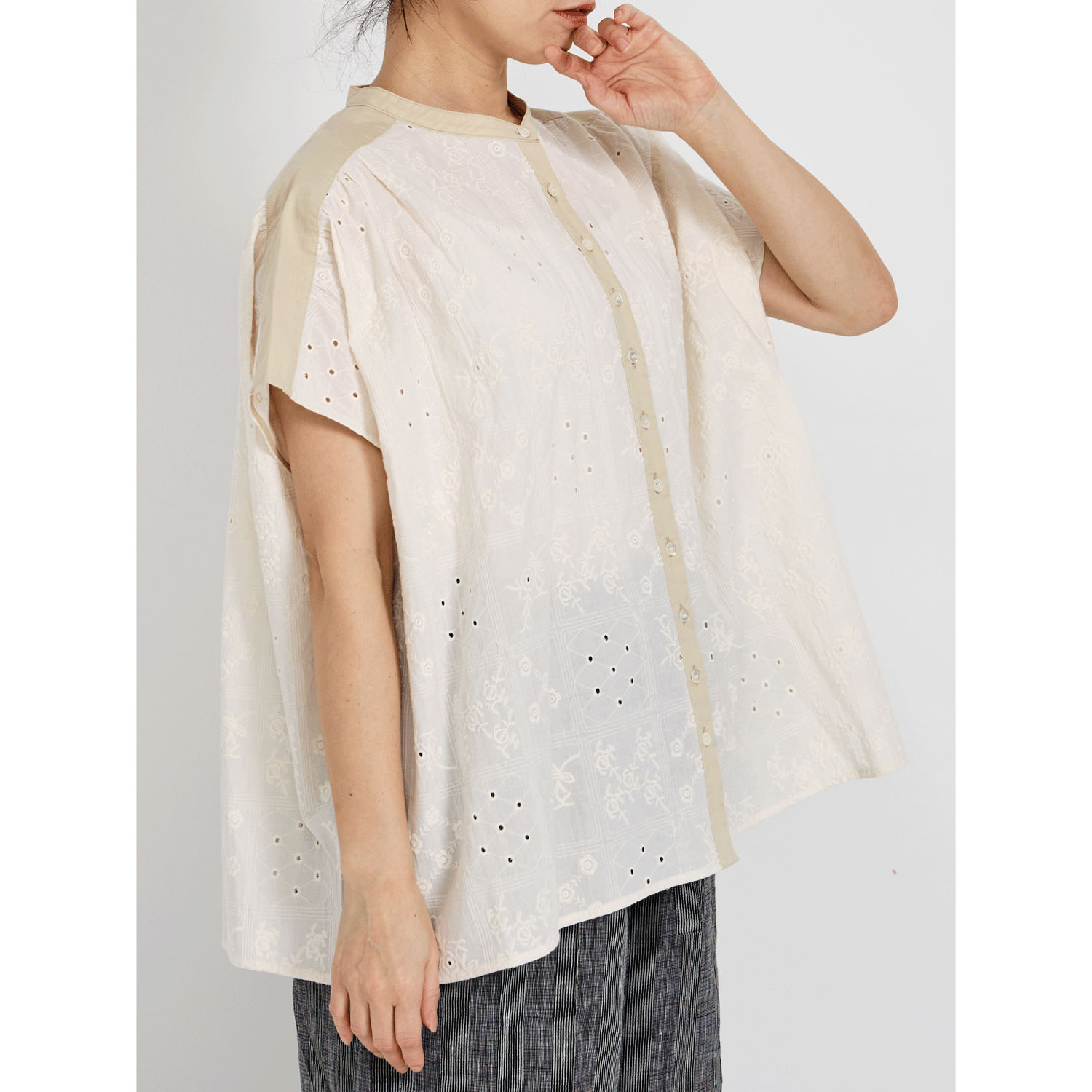 YURK geniet van ギャザーシャツ - 画像4