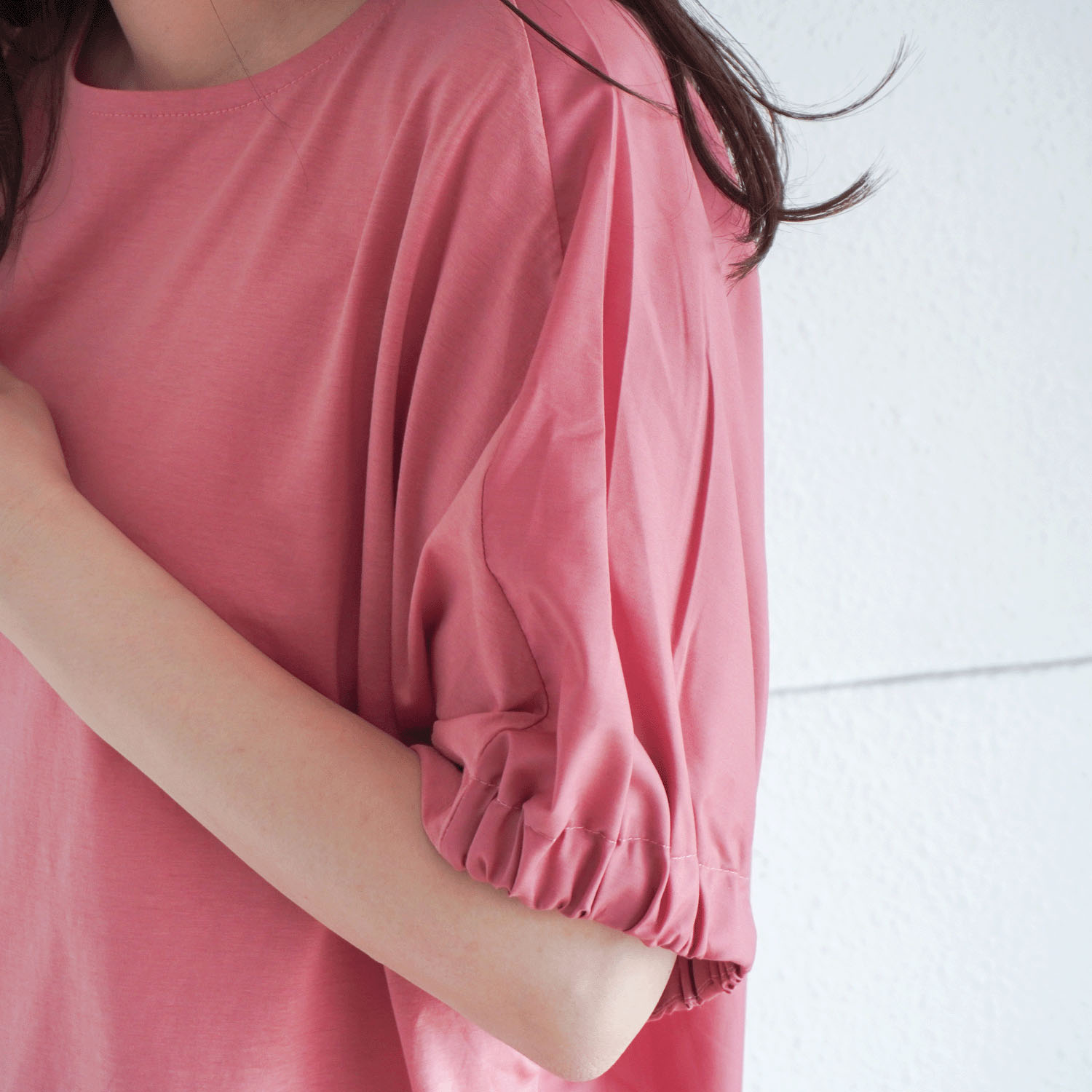 シルケット綿後身布帛使いプルオーバー - 画像4