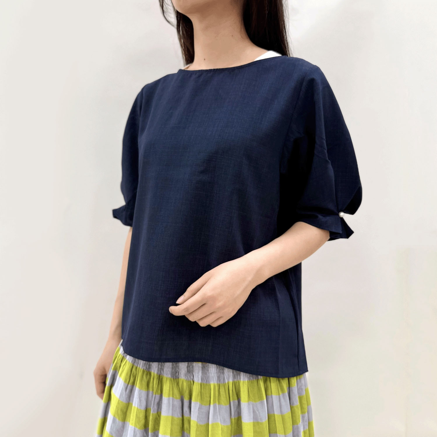 リネンライク袖パールブラウス - 画像9