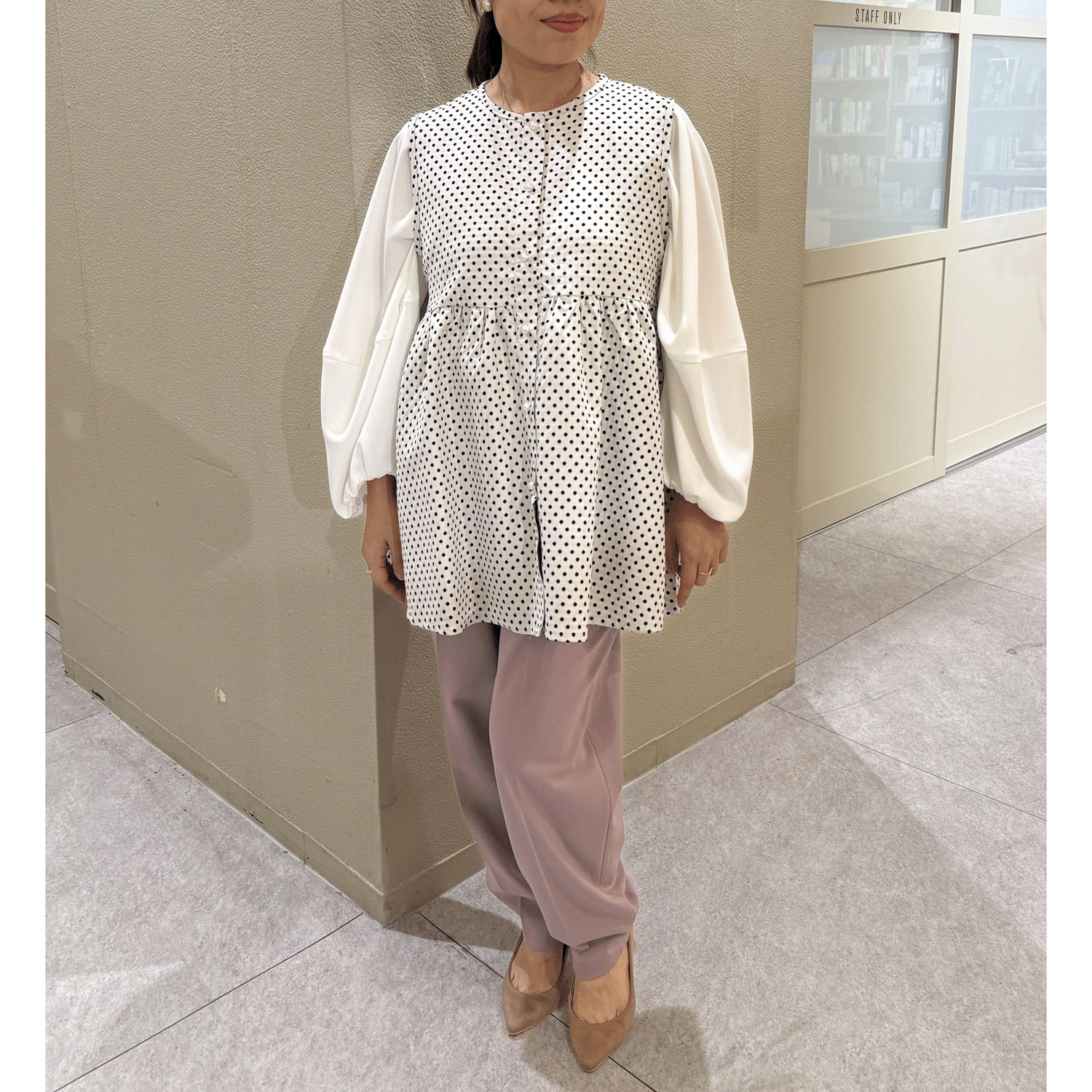 【Insta Live】ギャザーフレアベスト風ブラウス - 画像3