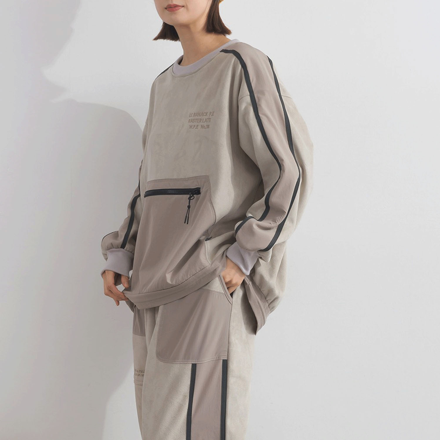 【ETONET限定】iriey フェイクスウェードラインプルオーバー - 画像12