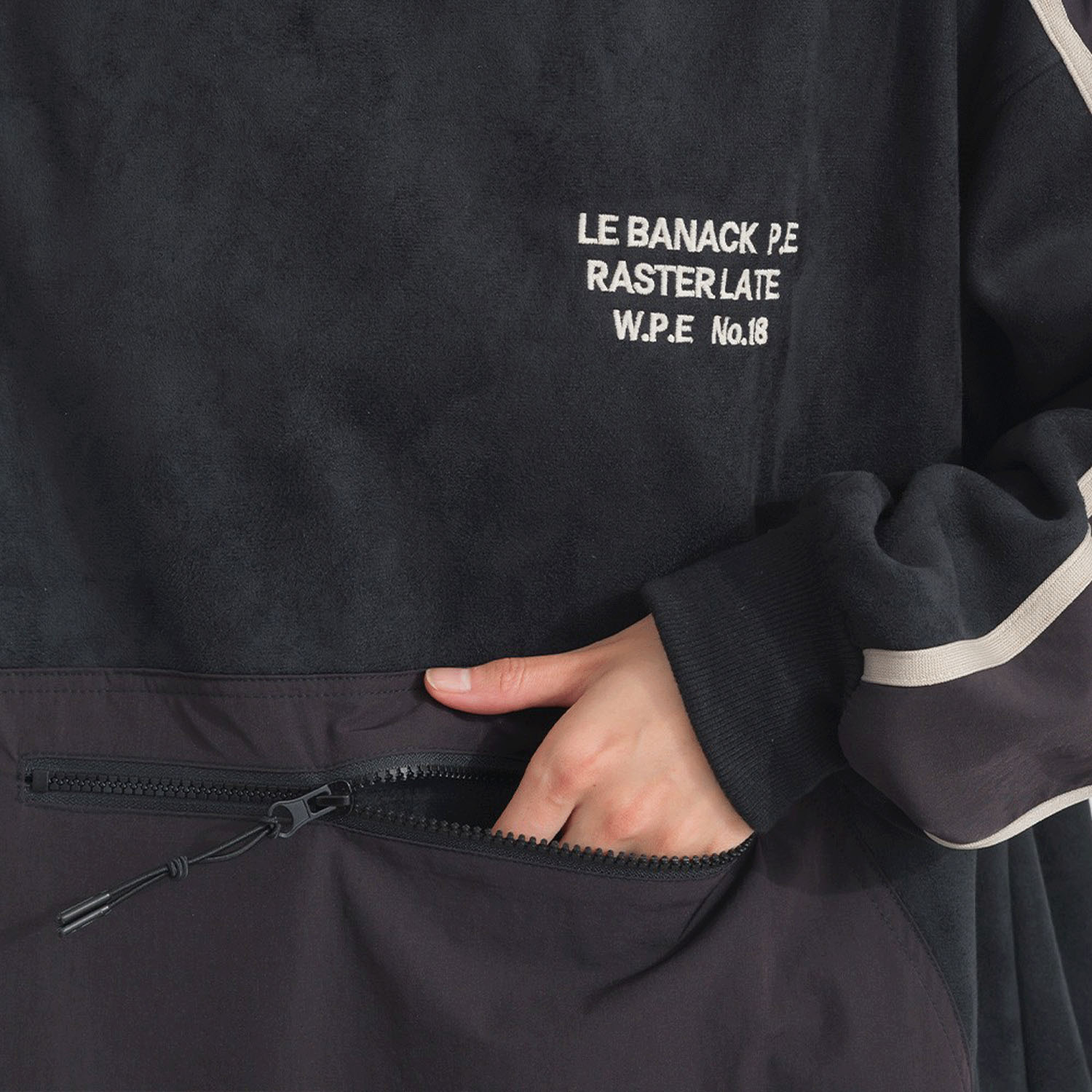 【ETONET限定】iriey フェイクスウェードラインプルオーバー - 画像8