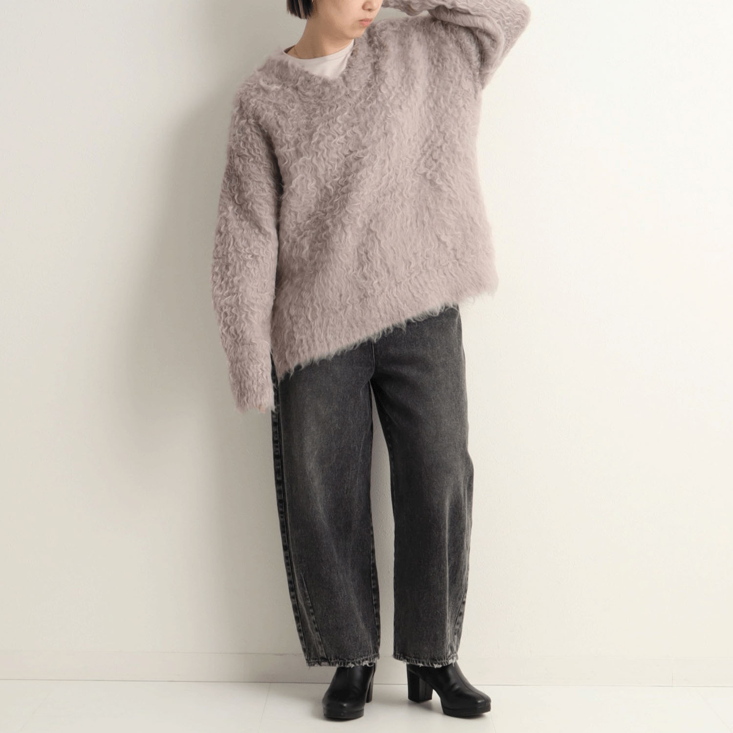 【Inst Live】MAFRAIS ブークレ起毛Vネックプルオーバー - 画像4