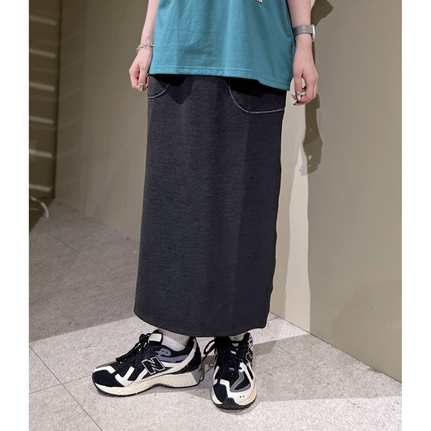 【Insta Live】le colis シャイニーコードナロースカート