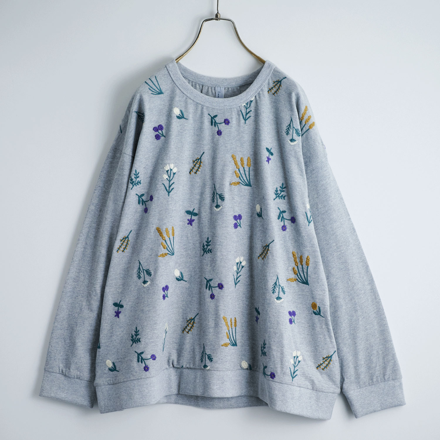 Emago 花刺繍タックプルオーバー