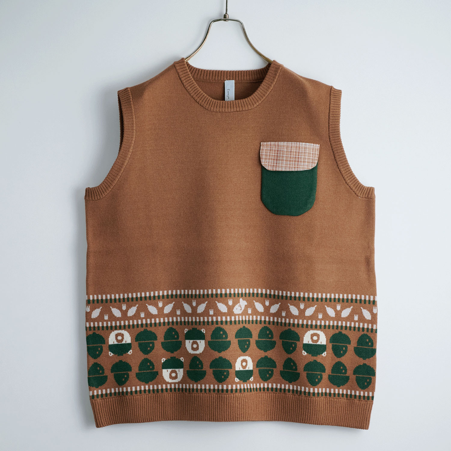 Emago どんぐりくまジャガードベスト