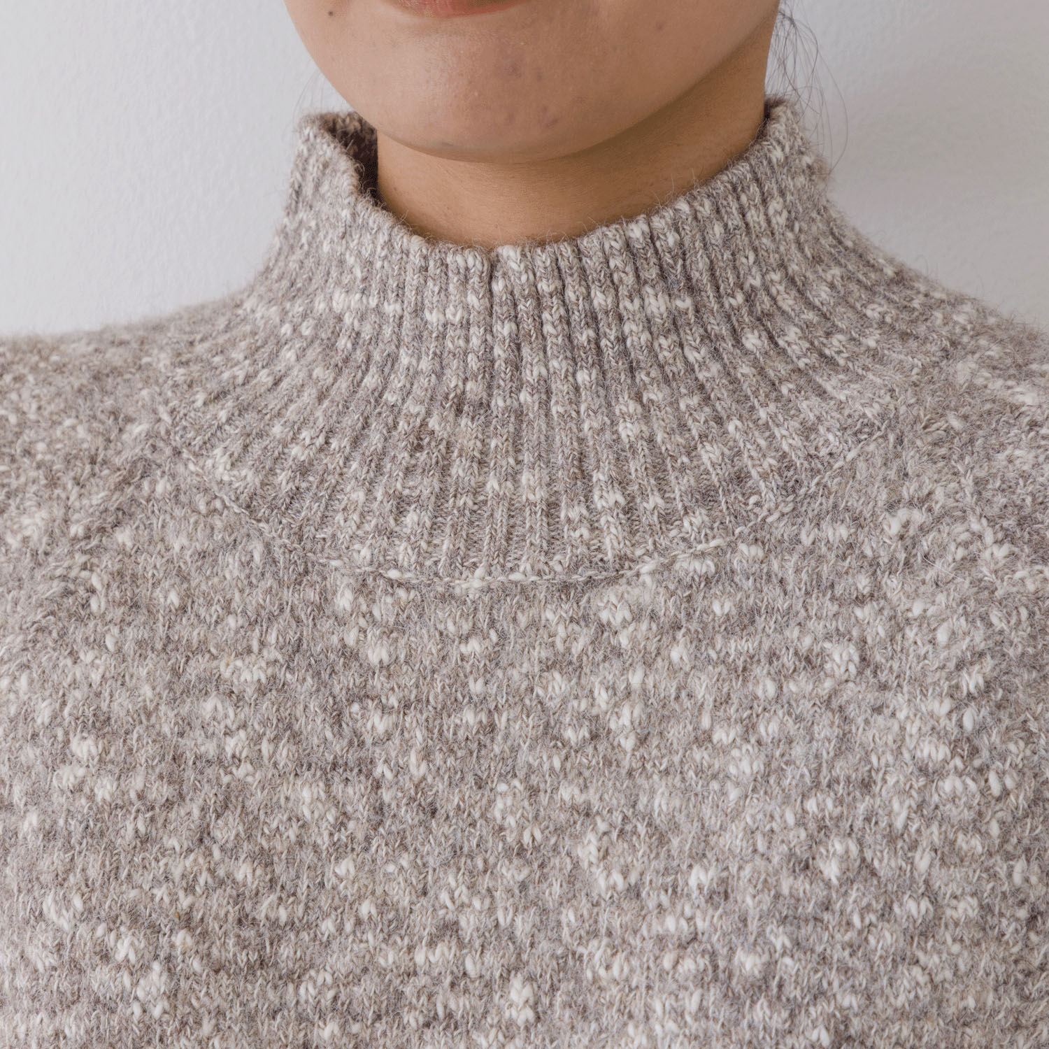 【お取り寄せ】kermu メランジニットカノコ編みハイネックセーター - 画像11