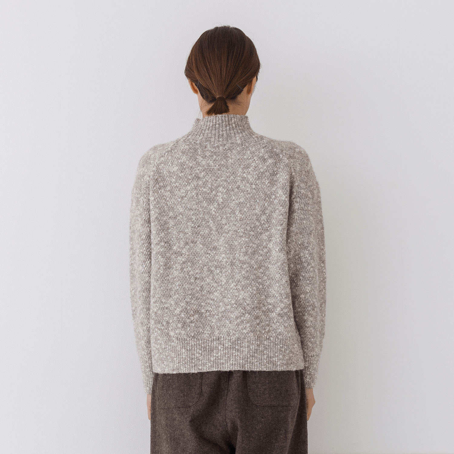 【お取り寄せ】kermu メランジニットカノコ編みハイネックセーター - 画像16