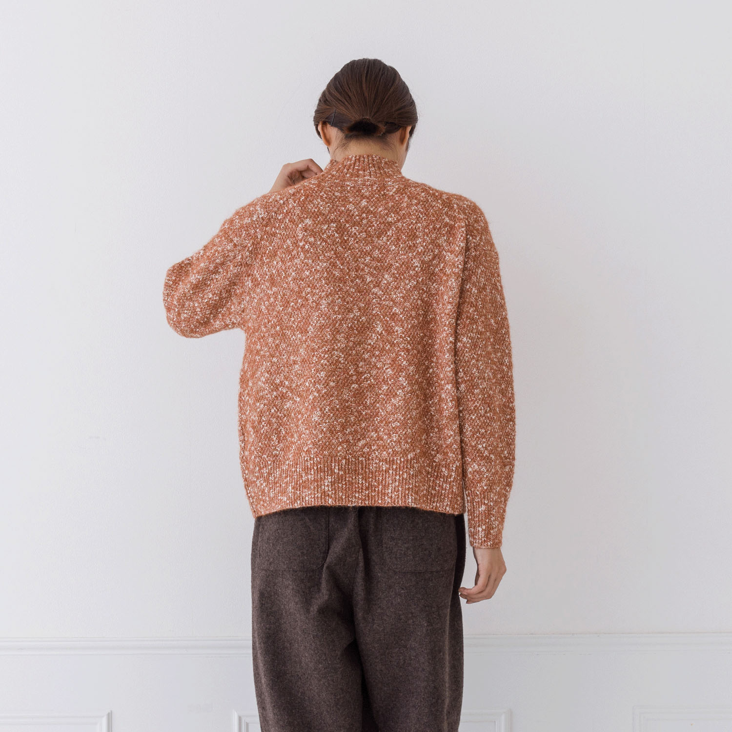 【お取り寄せ】kermu メランジニットカノコ編みハイネックセーター - 画像25