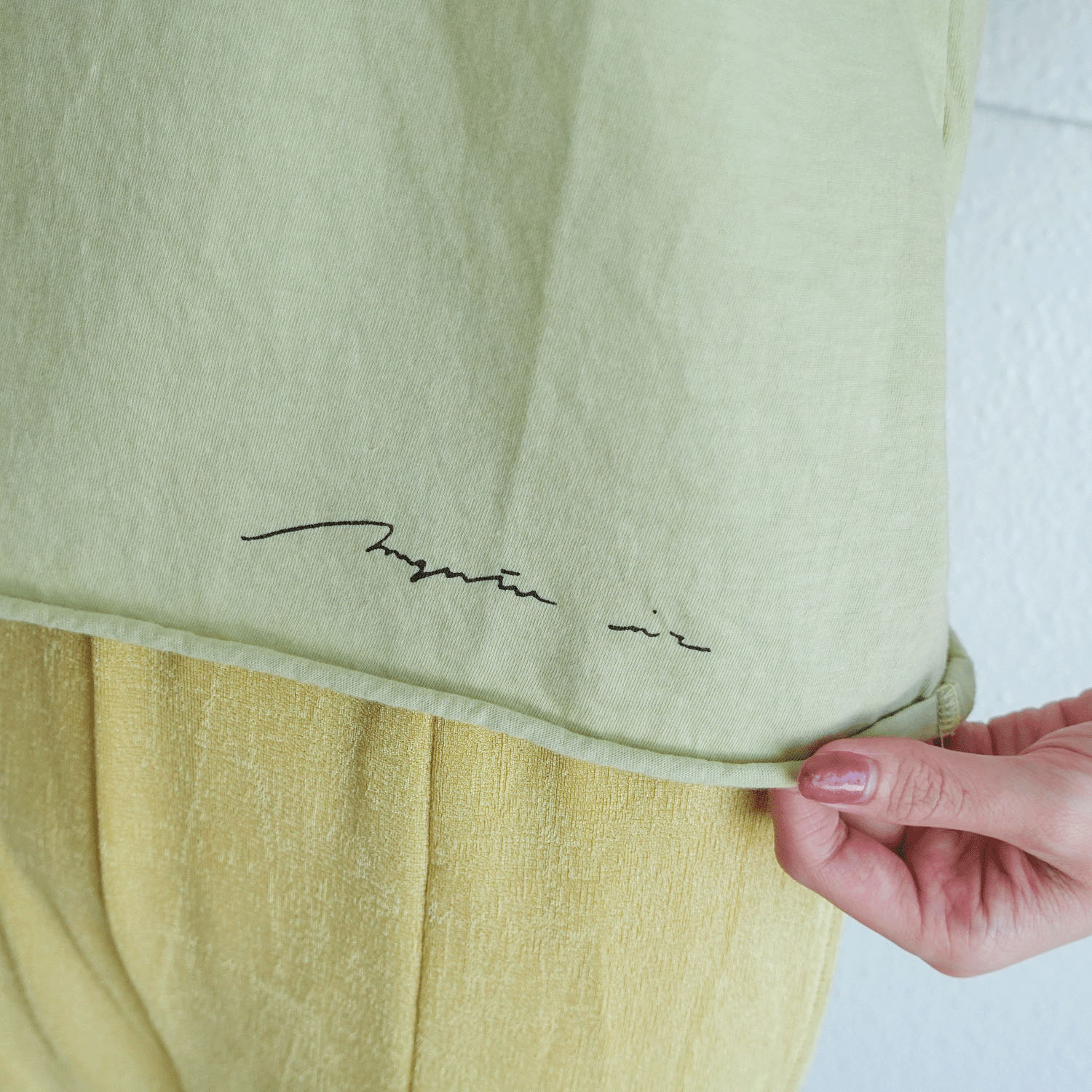 マゼンタ綿天竺2段ロール半袖 - 画像3