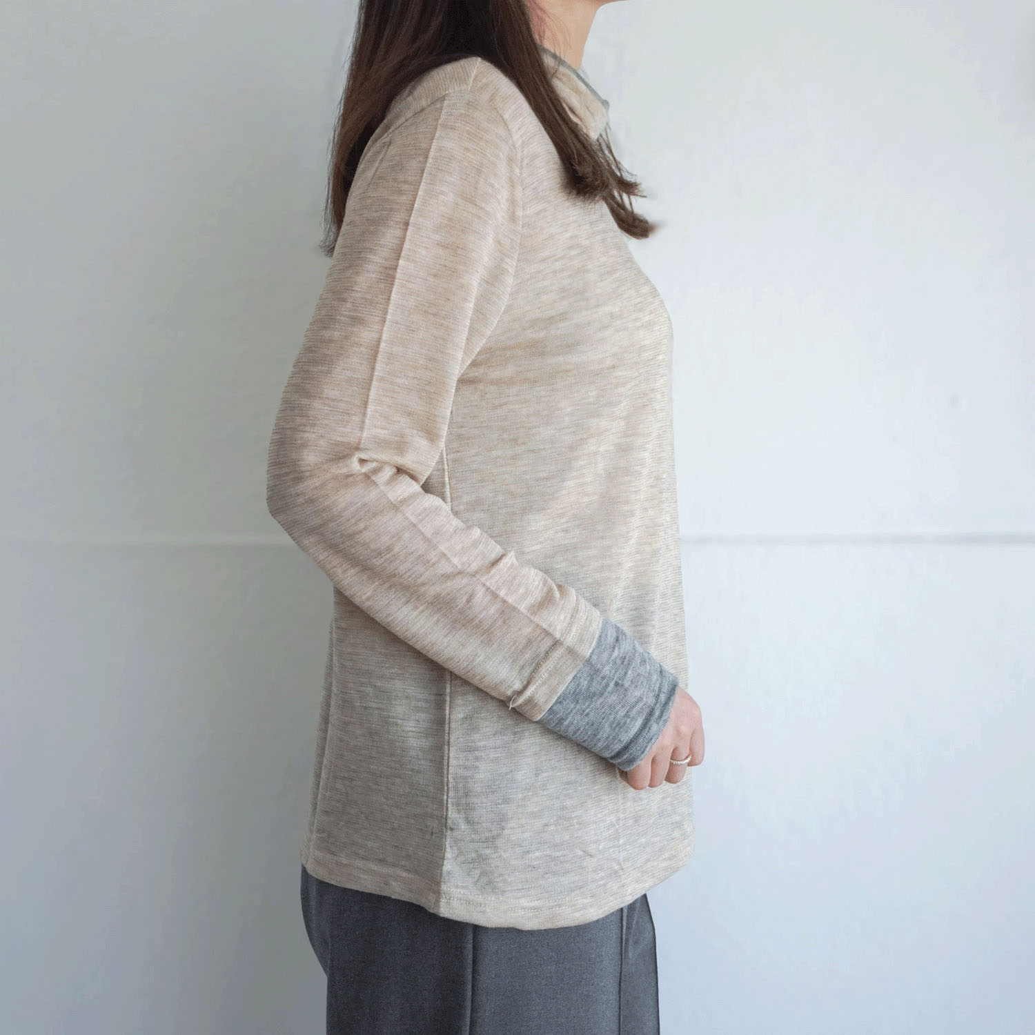 サテンドールひねり配色ハイネックカットソー - 画像10