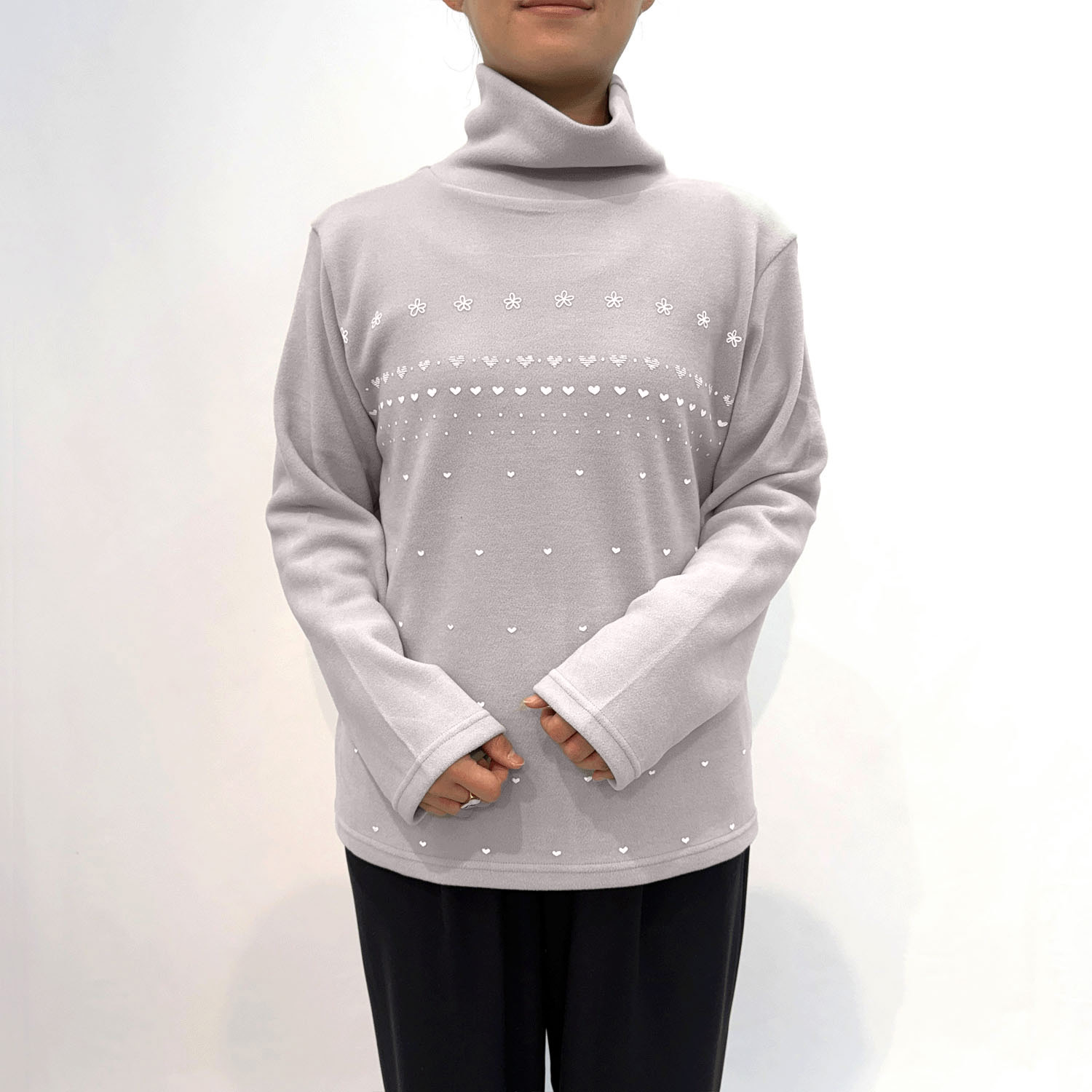 T’BIS STUDIO 起毛フレア鹿の子スムース小花柄オフタートルプルオーバー - 画像3