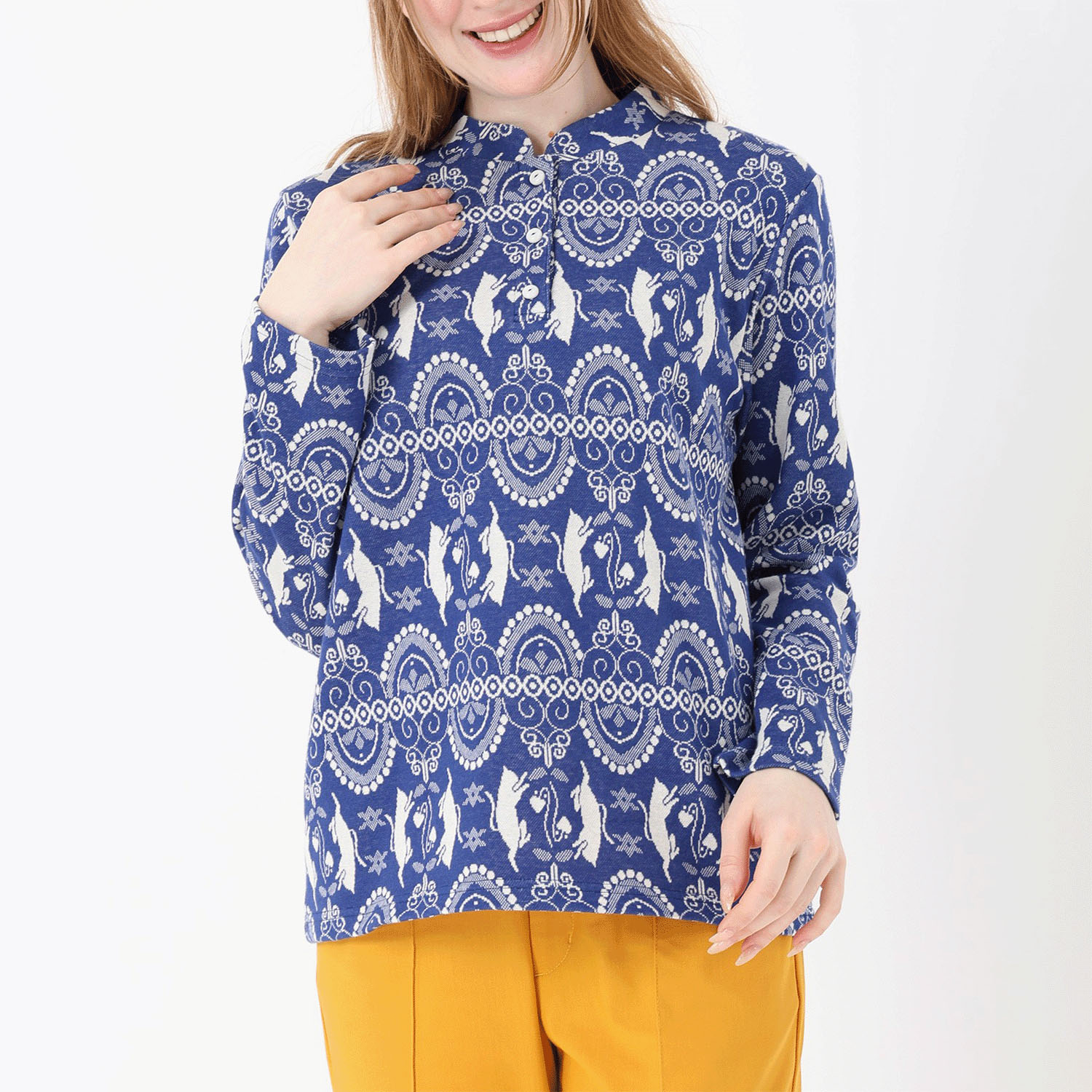 T’BIS STUDIO 長袖ネコダンス柄Wジャカードスタンドネックプルオーバー - 画像5