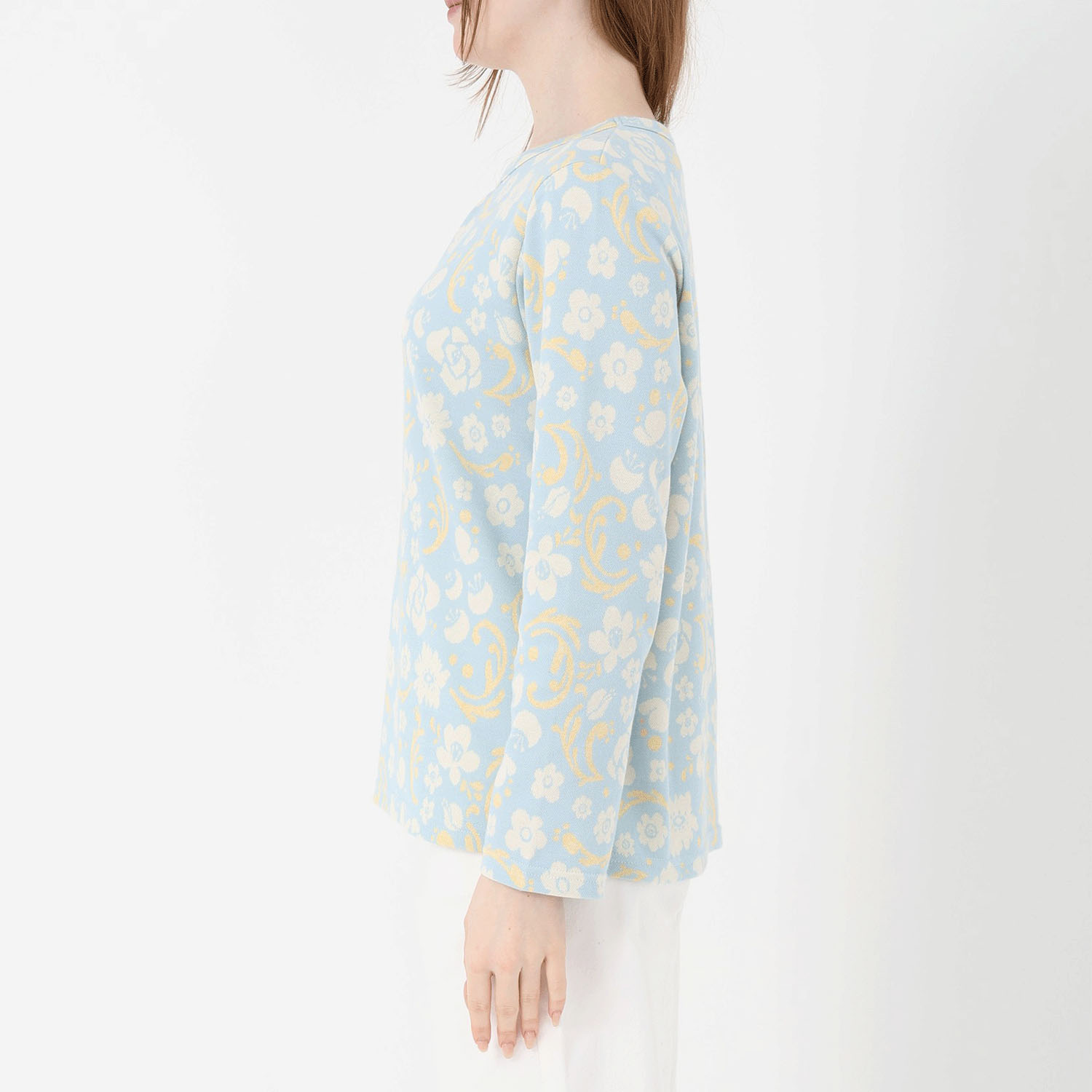 T’BIS STUDIO 長袖ブーケ柄Wジャカードタッククルーネックプルオーバー - 画像9