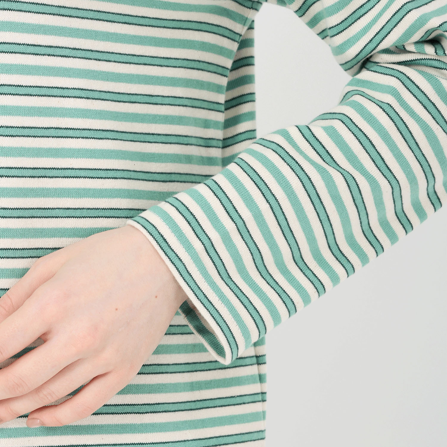 T’BIS STUDIO 長袖ボーダーネコ刺繍クルーネックプルオーバー - 画像6