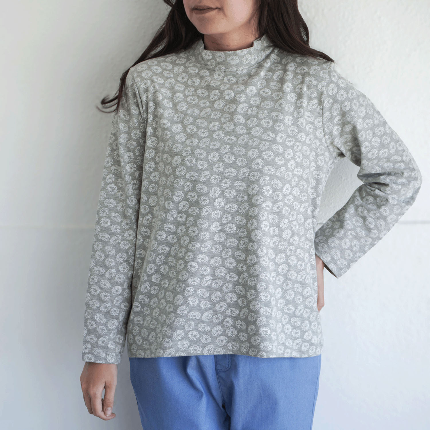 T’BIS STUDIO 長袖花猫総プリントトハイネックTシャツ - 画像2