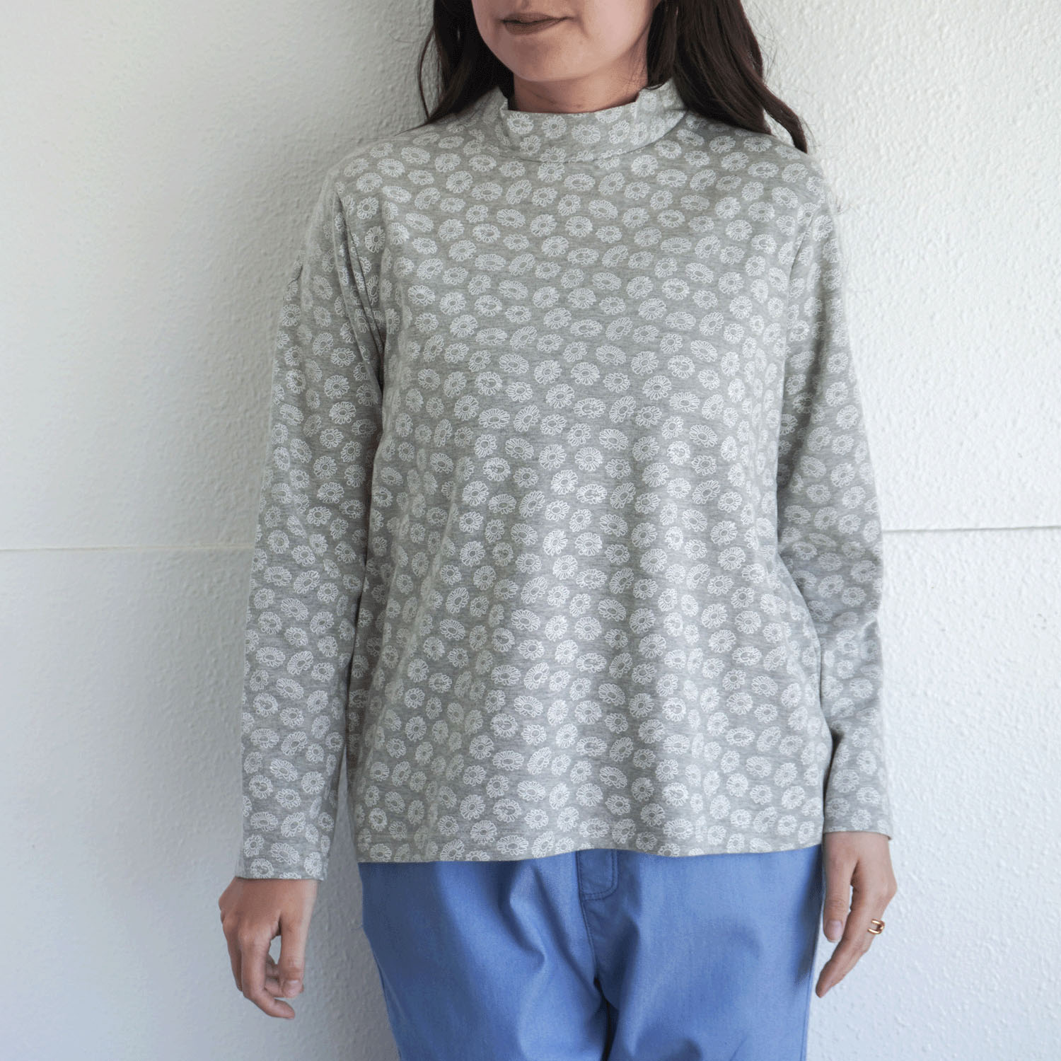 T’BIS STUDIO 長袖花猫総プリントトハイネックTシャツ - 画像3