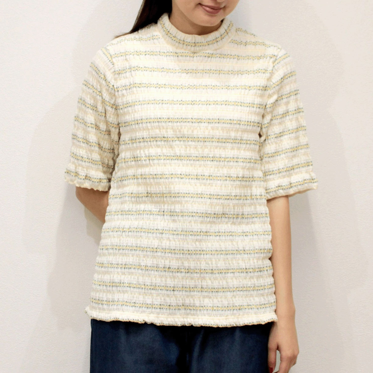 T’BIS STUDIO シャーリングジャカード小花柄ハイネック5分袖Tシャツ - 画像8