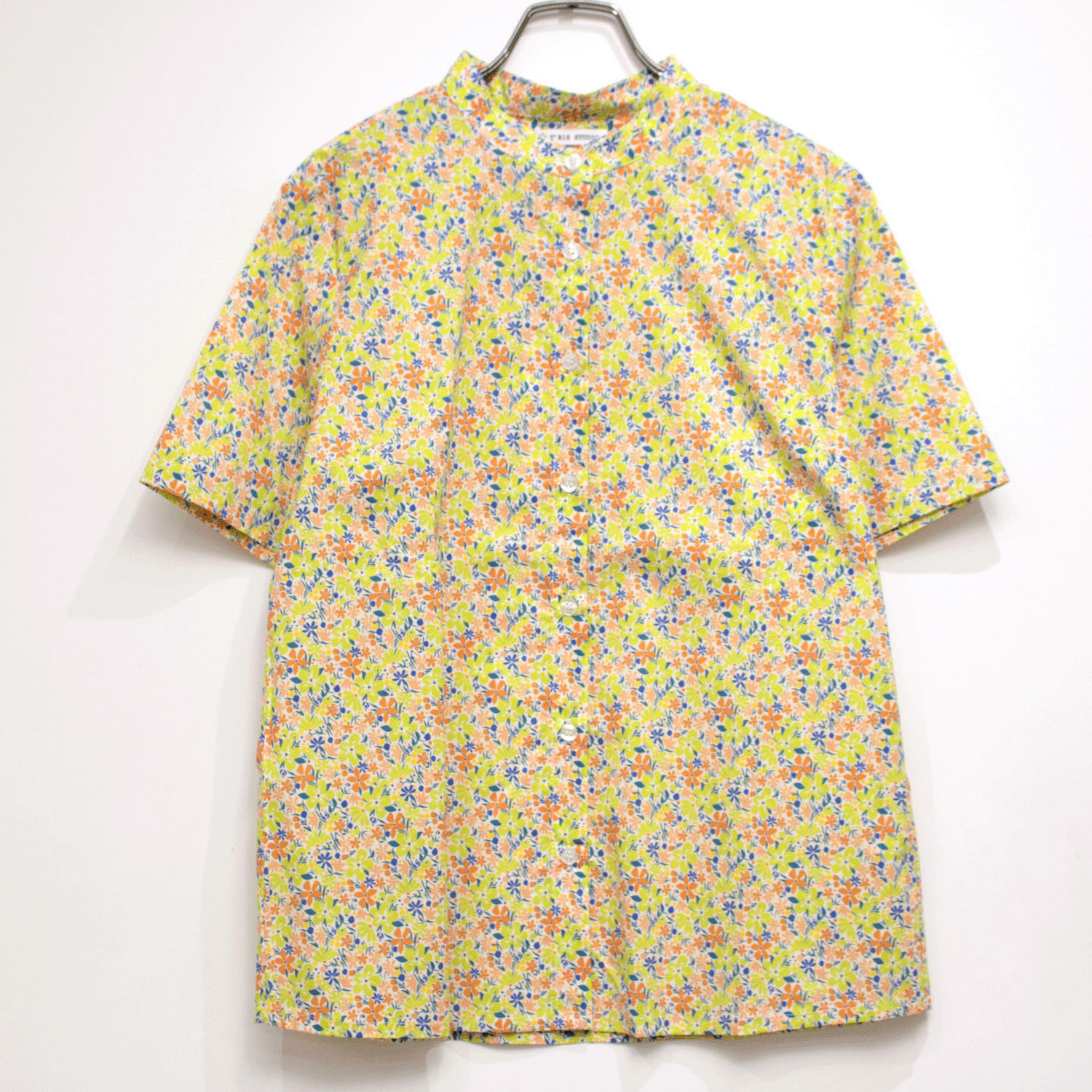 T’BIS STUDIO 花柄プリントスタンドネック半袖シャツ - 画像3