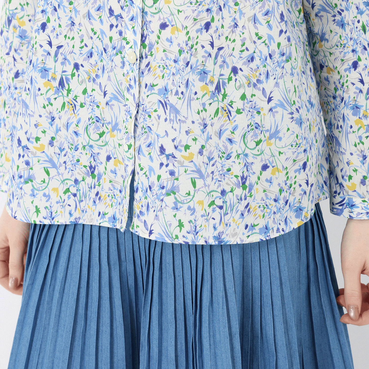 T’BIS STUDIO 水彩花柄プリント胸切替ギャザーシャツ - 画像8