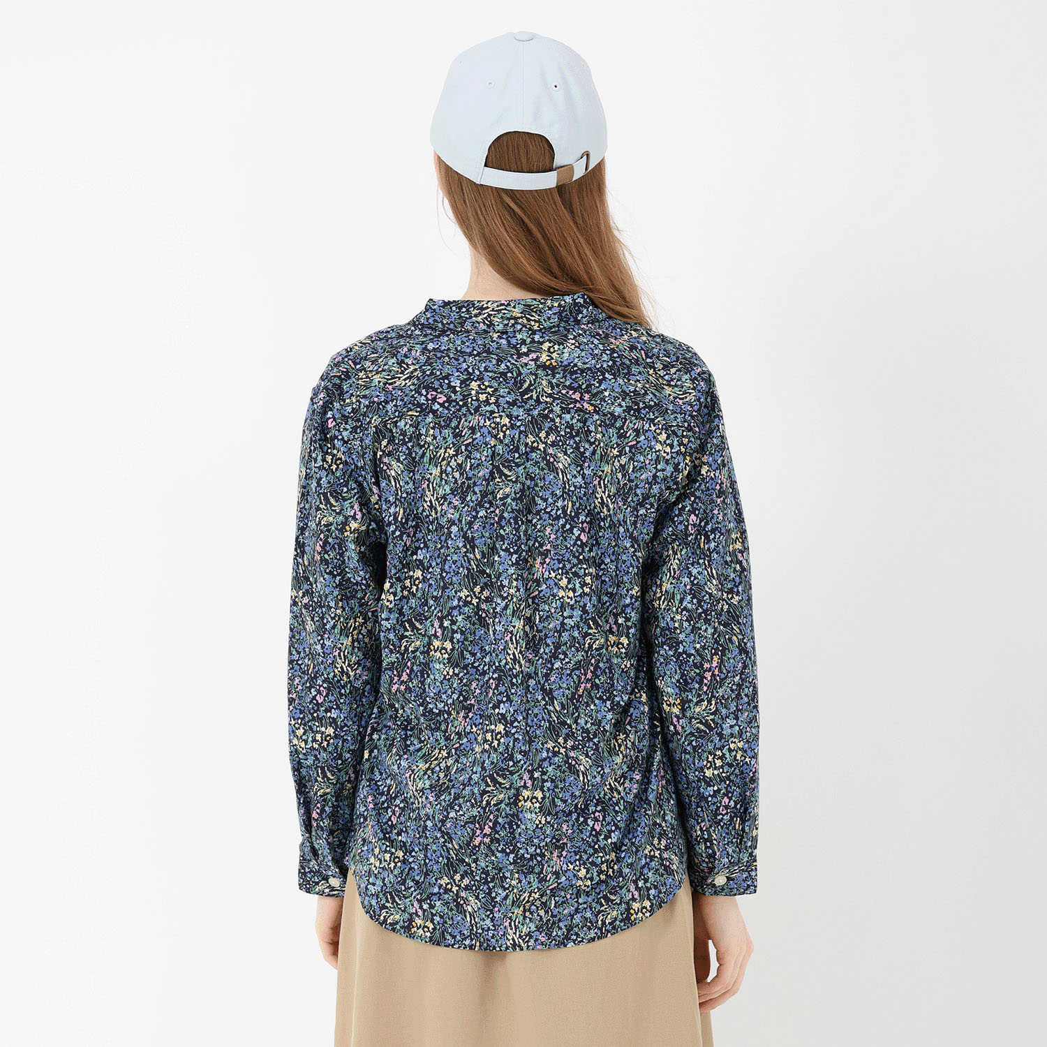 T’BIS STUDIO 長袖水彩小花柄プリントシャツ - 画像11