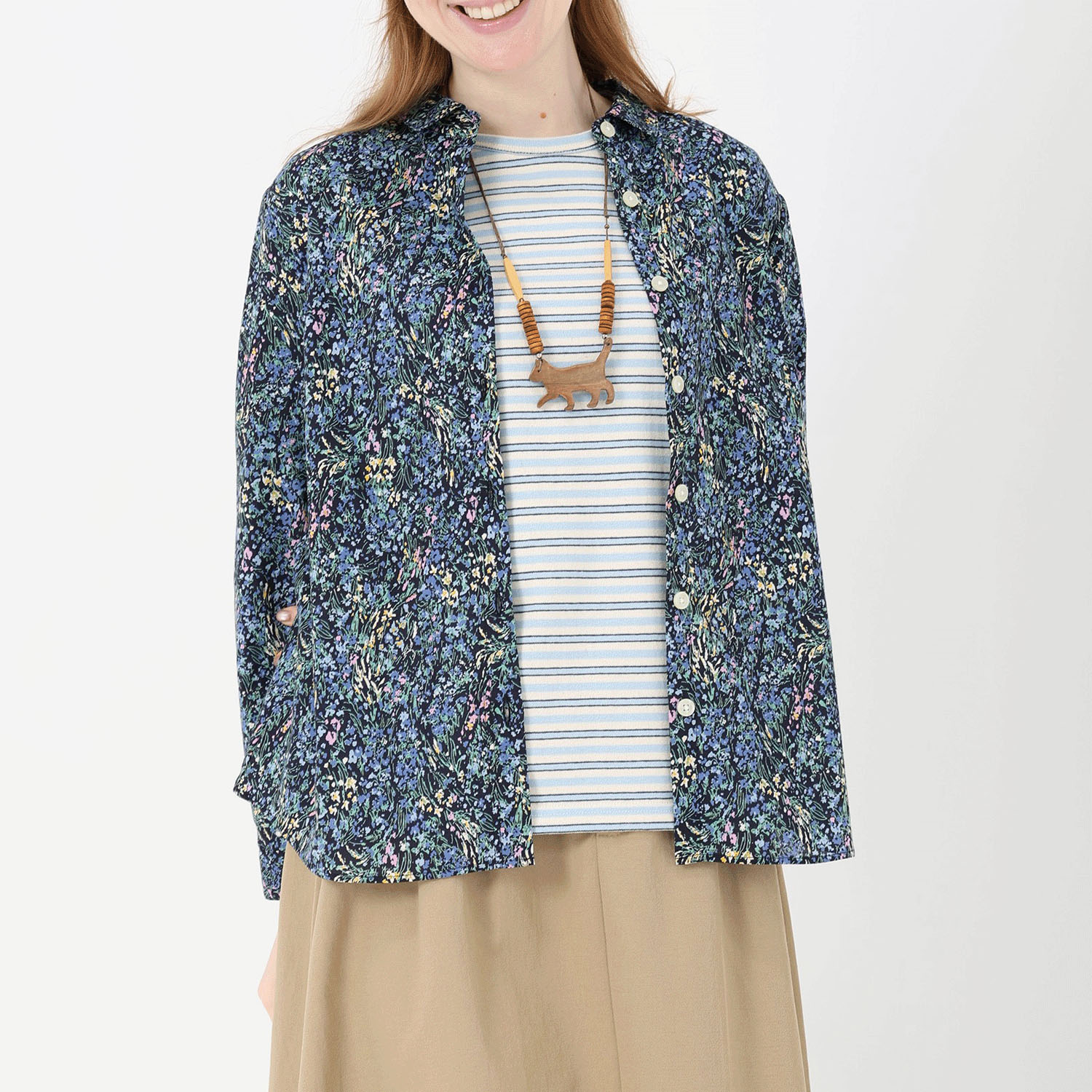 T’BIS STUDIO 長袖水彩小花柄プリントシャツ - 画像5