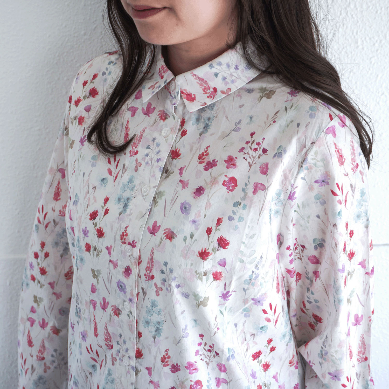 T’BIS STUDIO 長袖花柄ペイントシャツ - 画像2