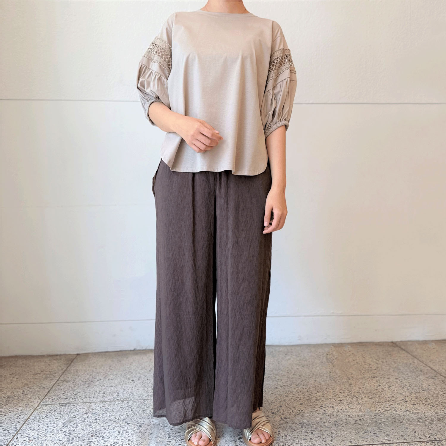 シルケット綿袖レース切替えプルオーバー - 画像9