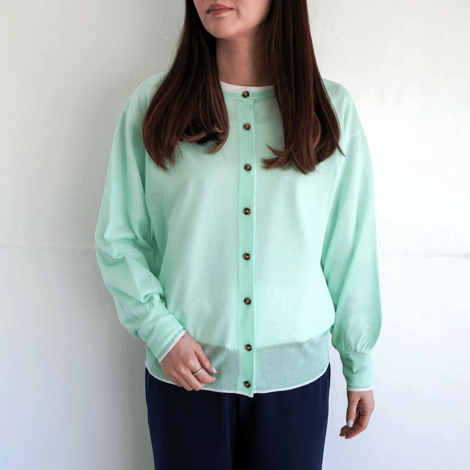 LEVITA配色クルーネックカーディガン