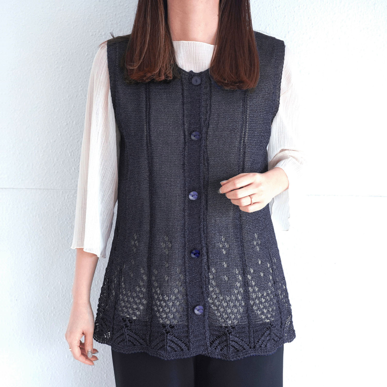 抄繊糸透かし編みベスト - 画像1
