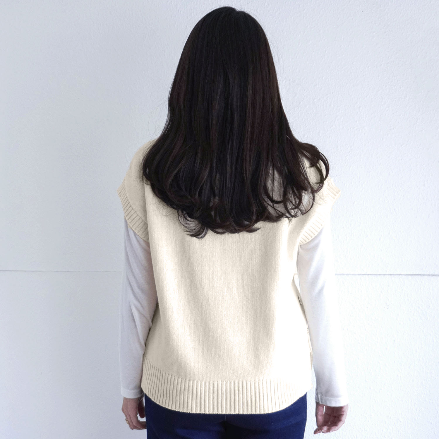 綿混ケーブル編みベスト - 画像3