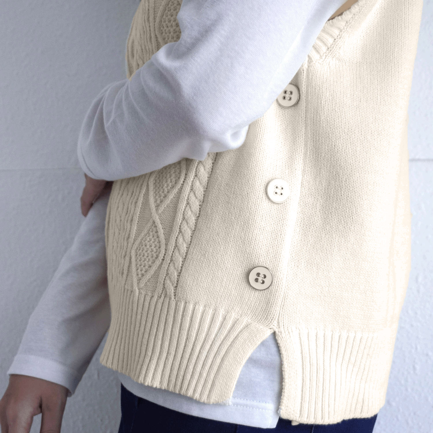 綿混ケーブル編みベスト - 画像4