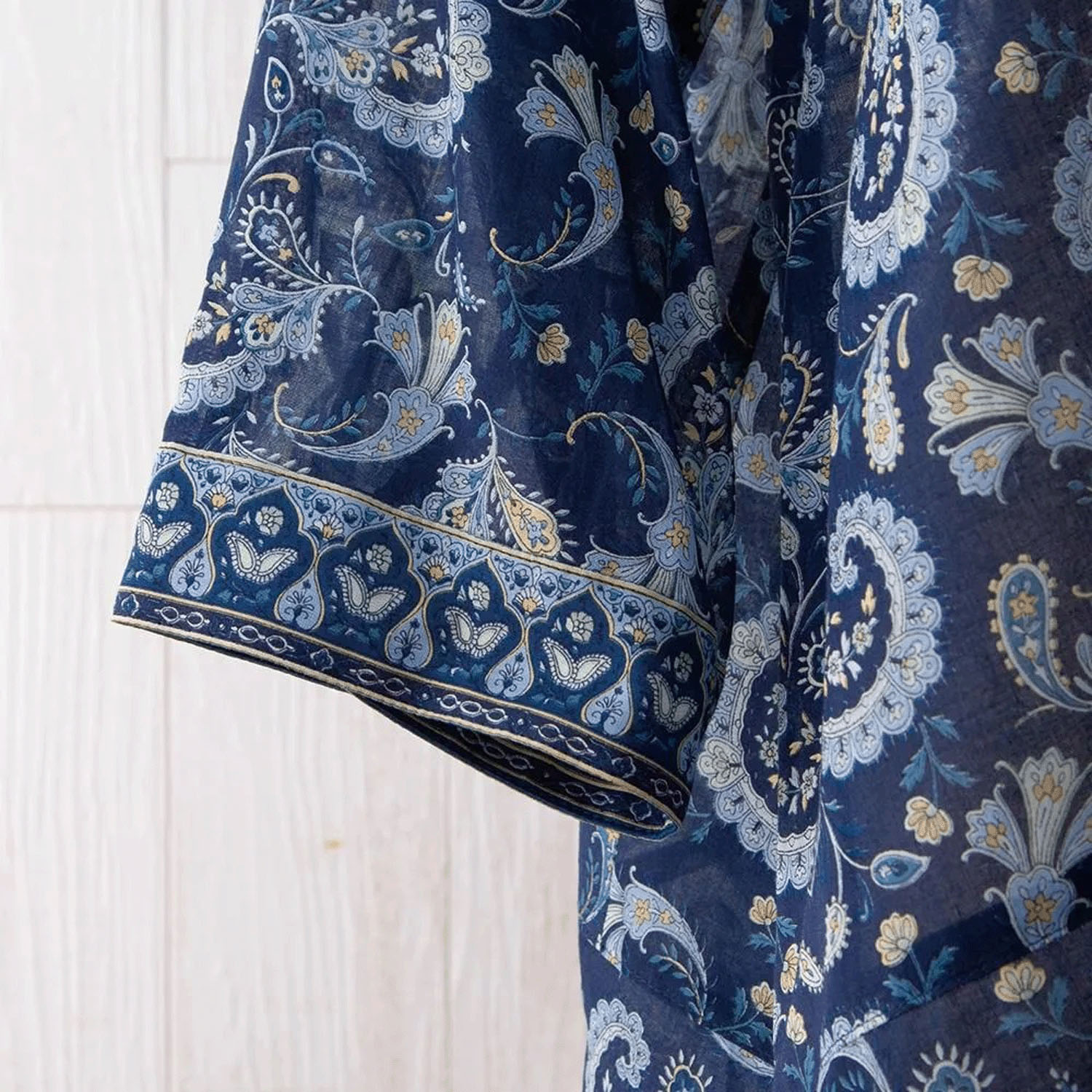 【ETONET限定】シルクロード シャツ襟裾ヘム脇下がり七分袖ブラウス フラワーフェザー - 画像15