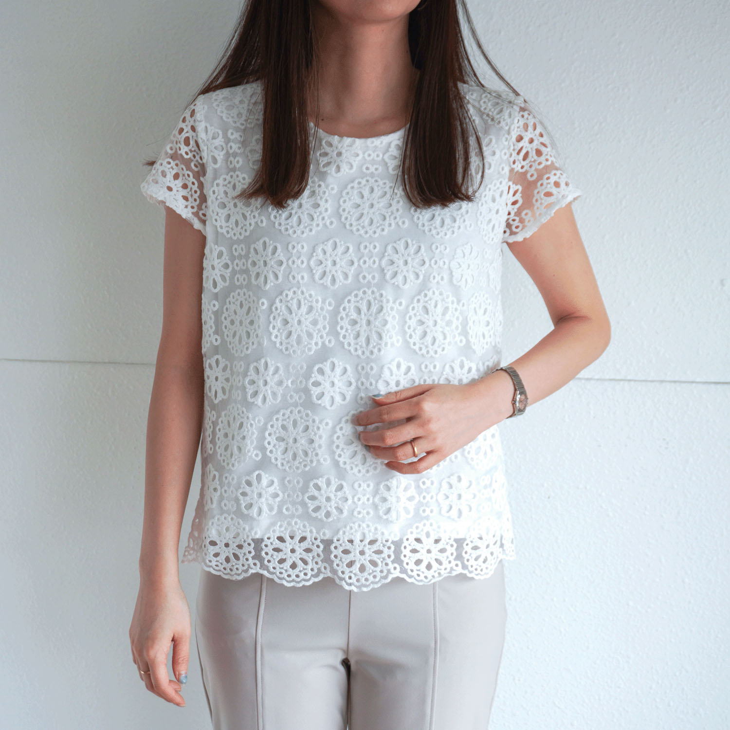 刺繍レースカットソー