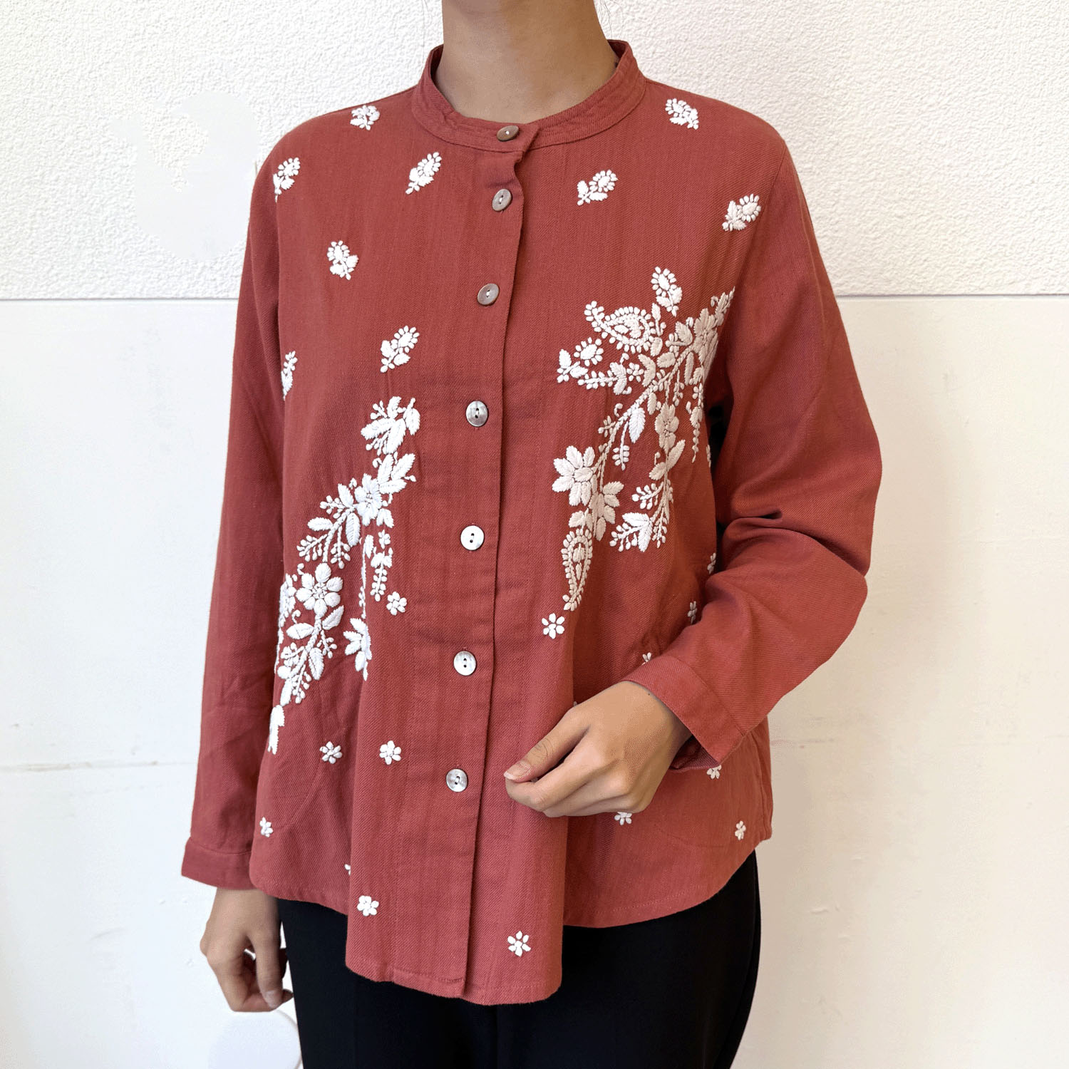 インディゴ 手刺繍ブラウス