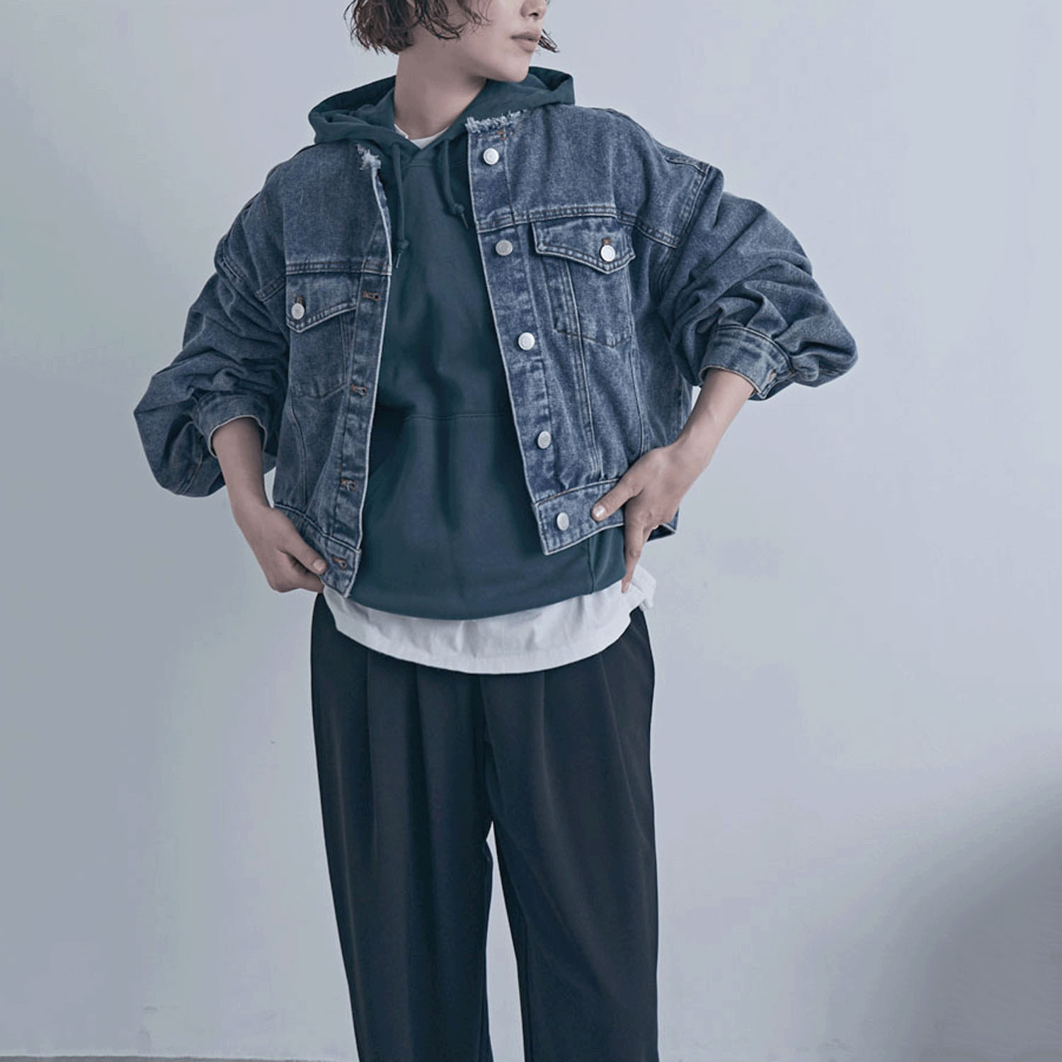 ノーカラーフリンジデニム