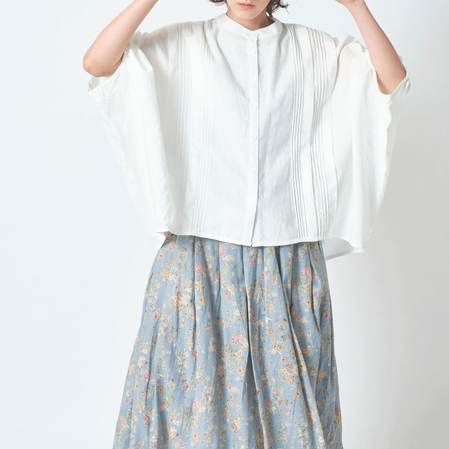 ubasoku バンドカラー縦ピンタック加工本貝釦プルオーバー - 画像4