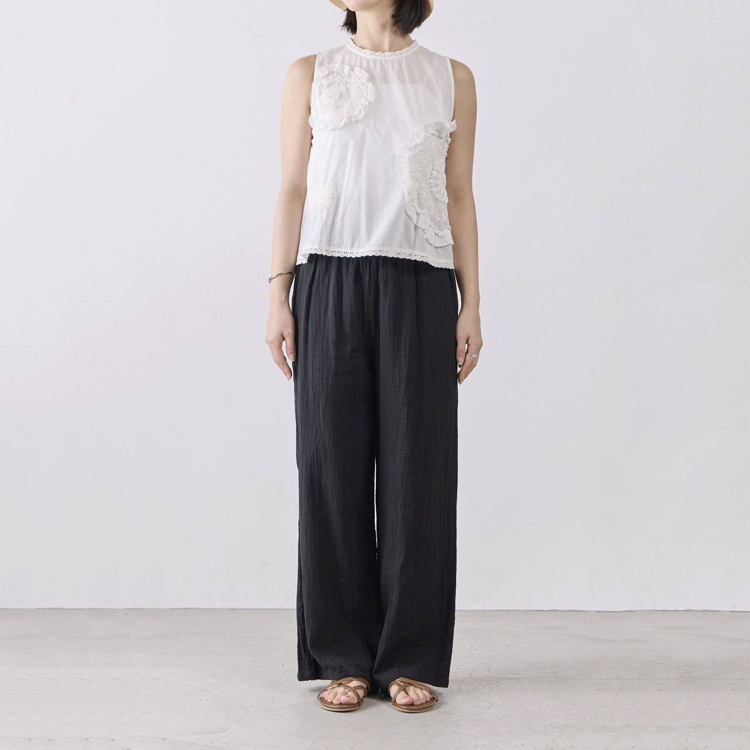 Fanaka  立体モチーフ袖なしブラウス - 画像5