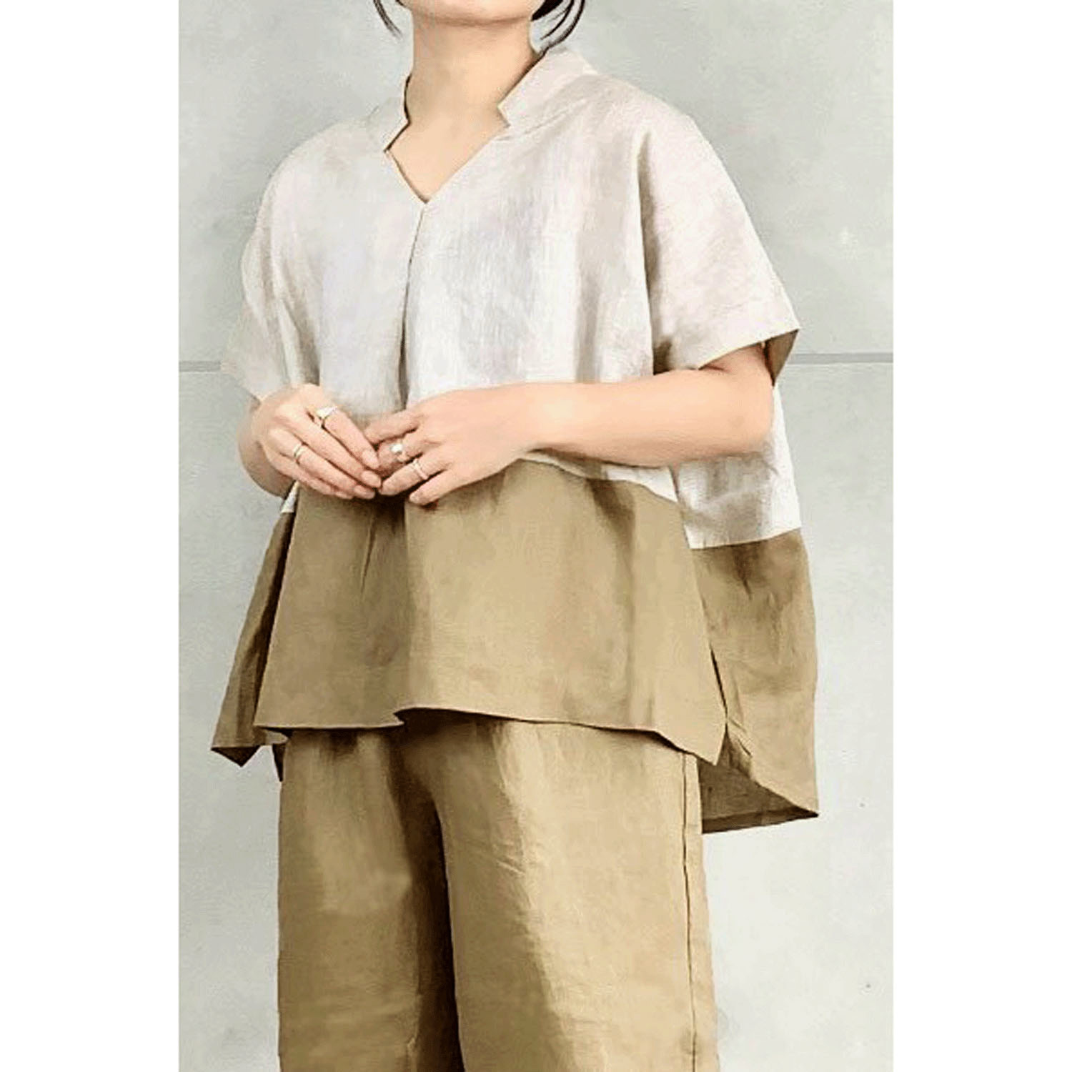 AUG バイカラーブラウス