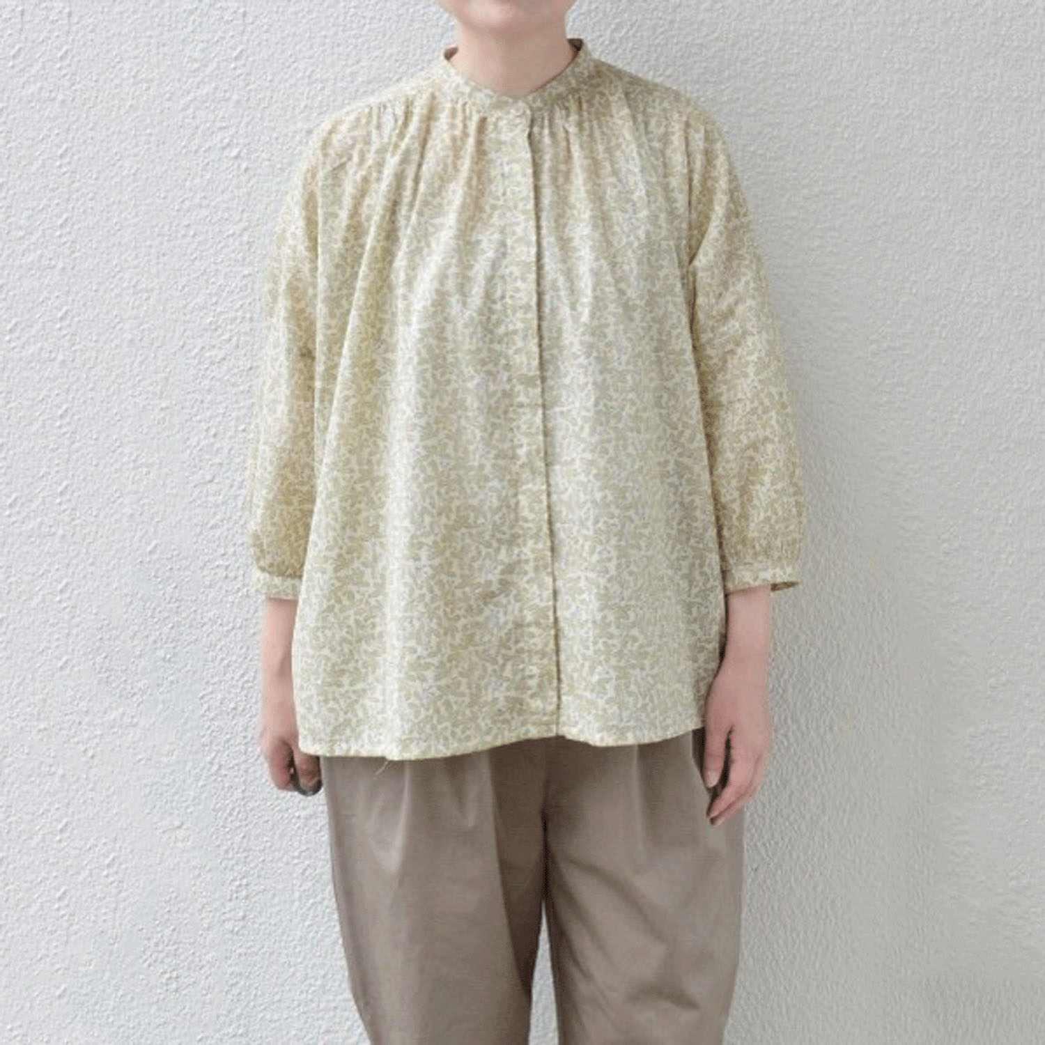 homeworking ボイルリーフ＆ドットプリント 比翼ギャザーブラウス