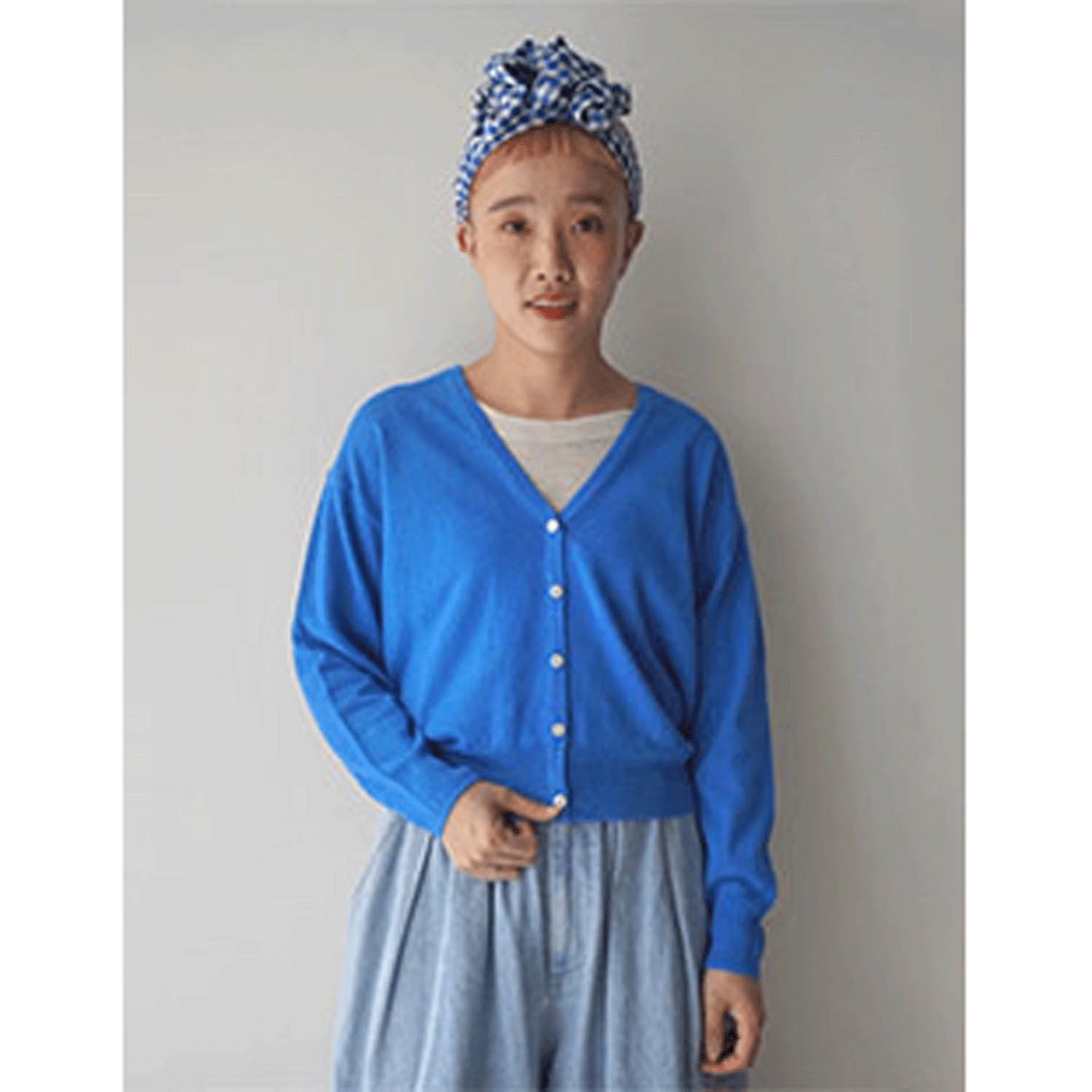 mao made Vネッククロップド丈カーディガン