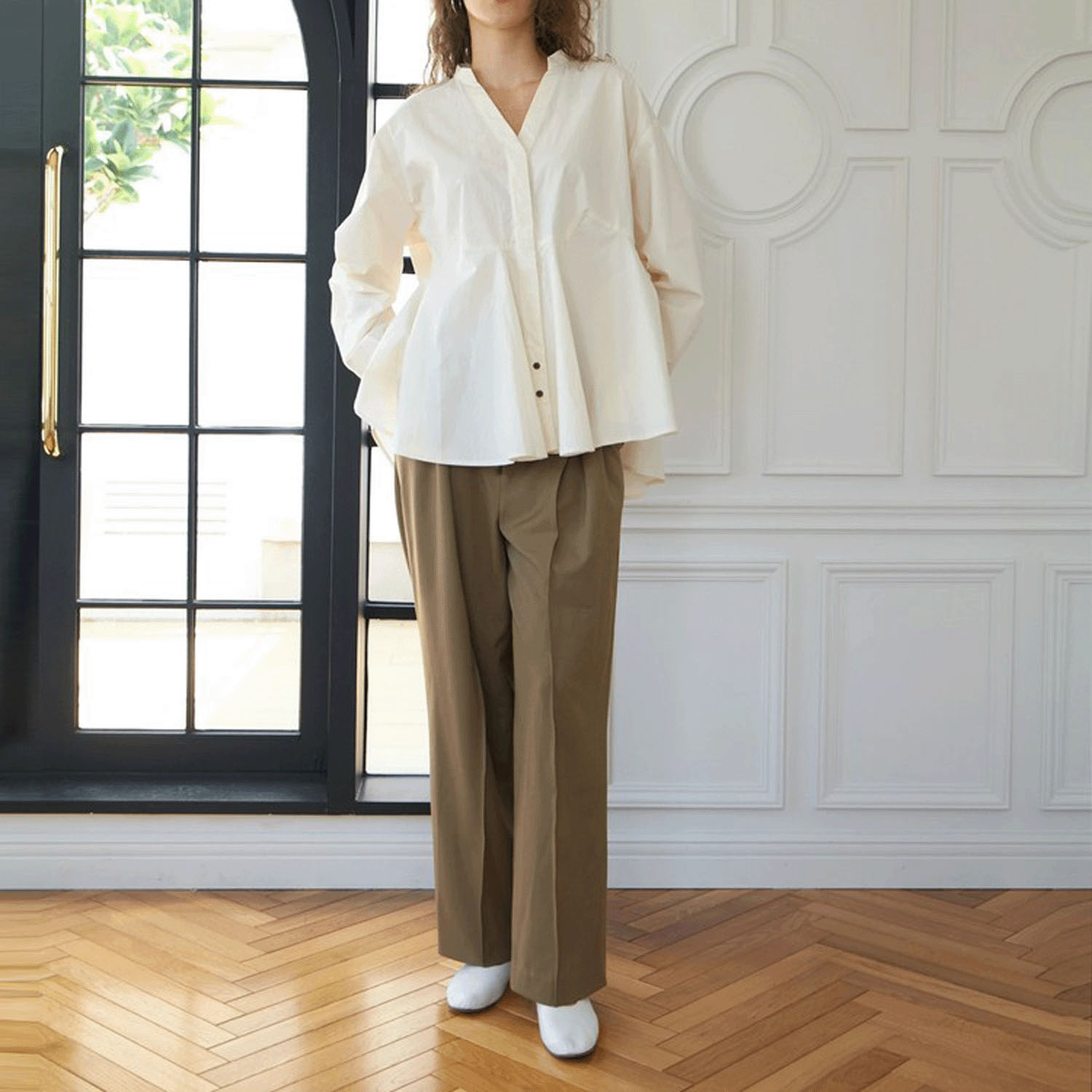 Brown＆Street Vネックペプラムシャツ - 画像9