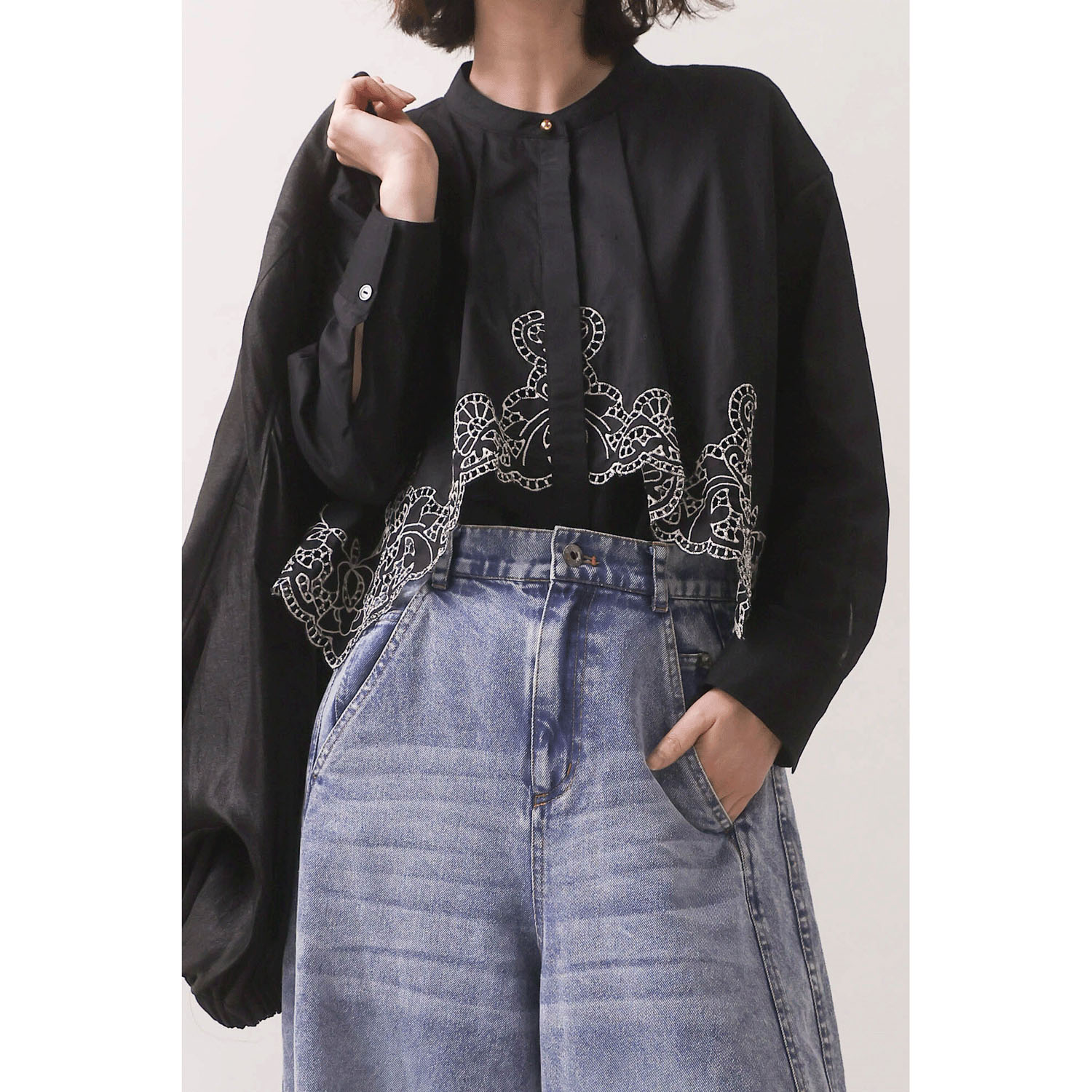 trois 刺繍コットンボイルフラップブラウス - 画像10