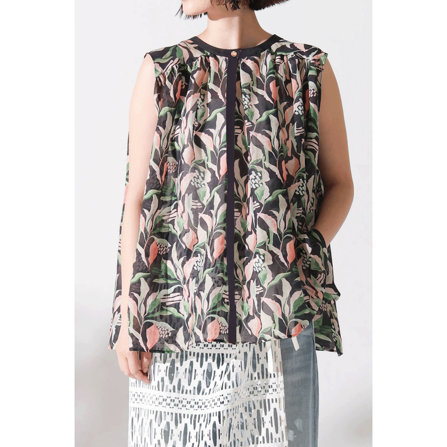 trois フラワーギャザープリントブラウス - 画像3