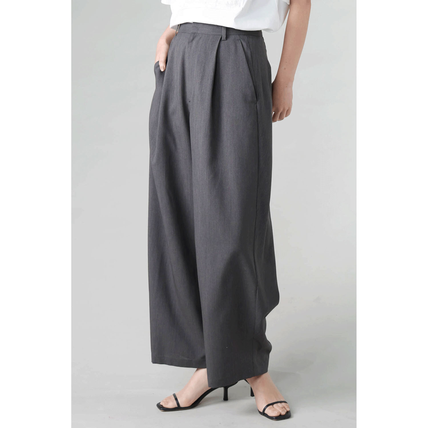 trois クロスストレッチパンツ