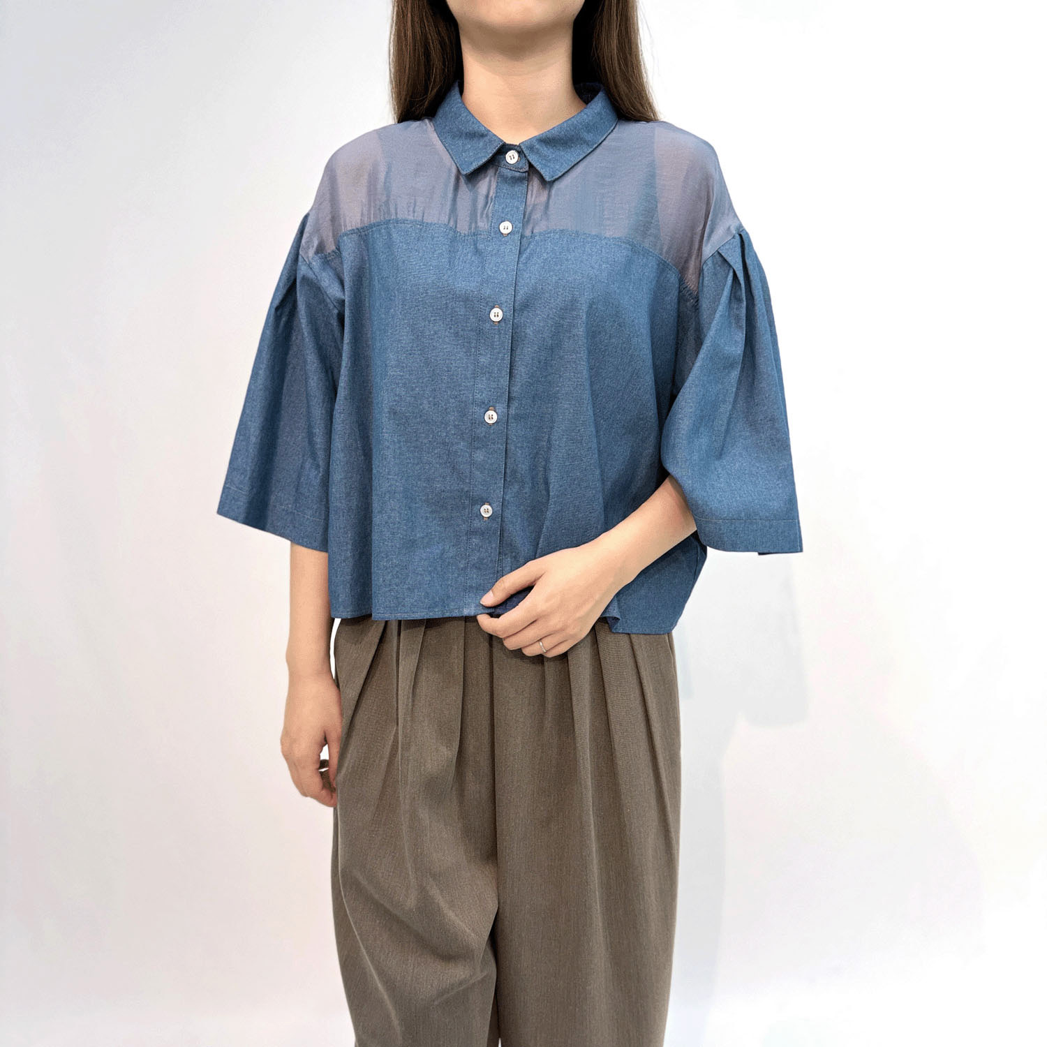 タックフレアスリーブショート丈シャツ